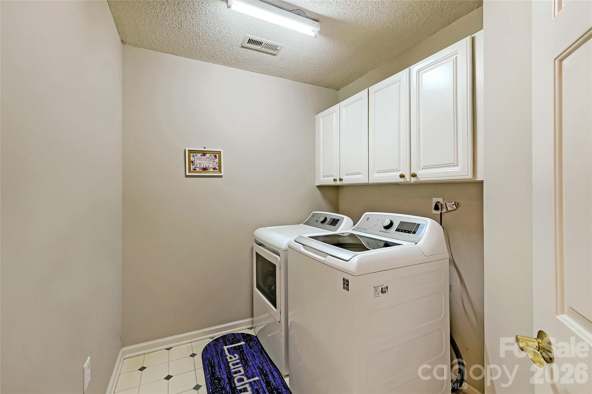 6211 Coleridge Court — Charlotte