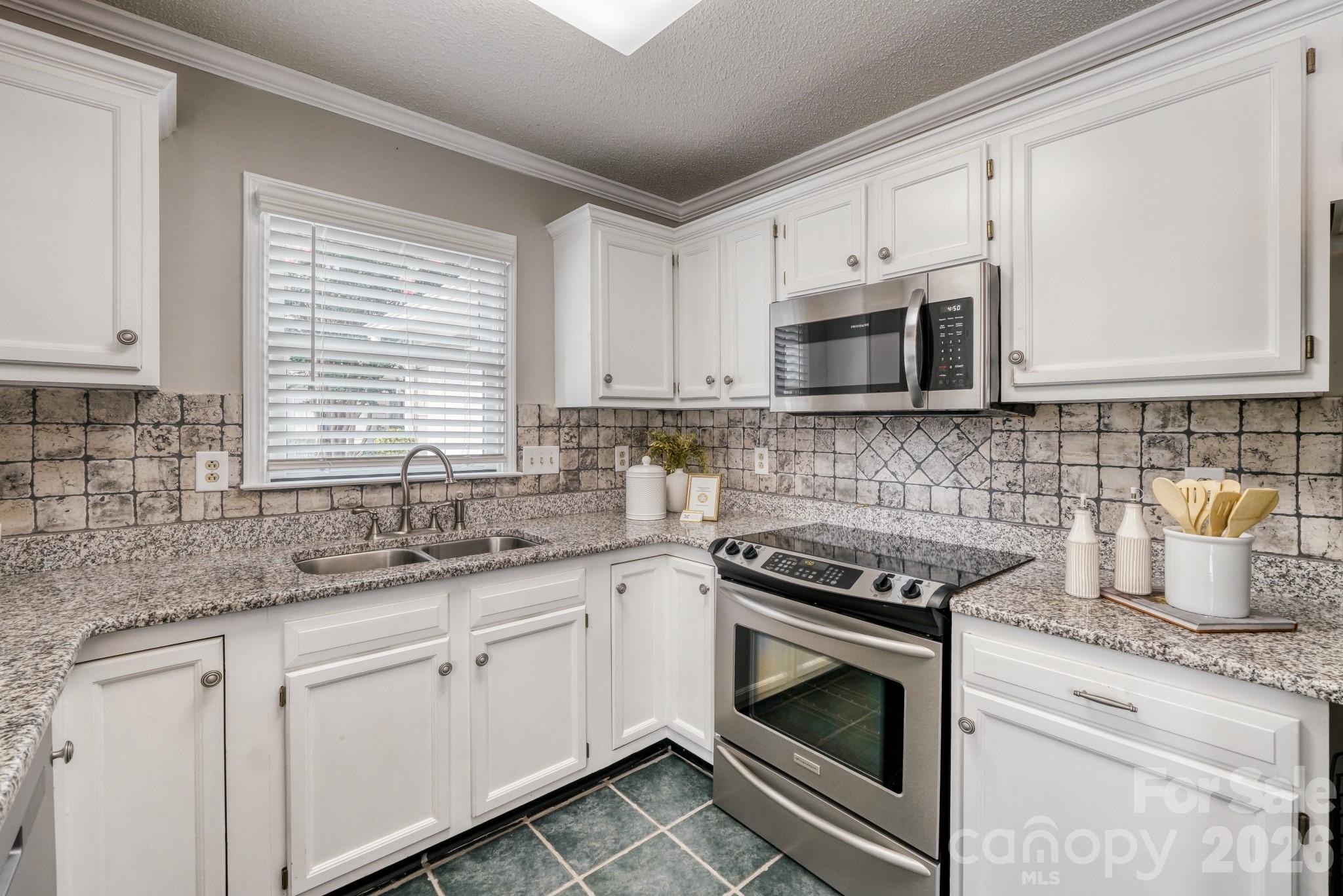 7333 Carrbridge Lane — Charlotte
