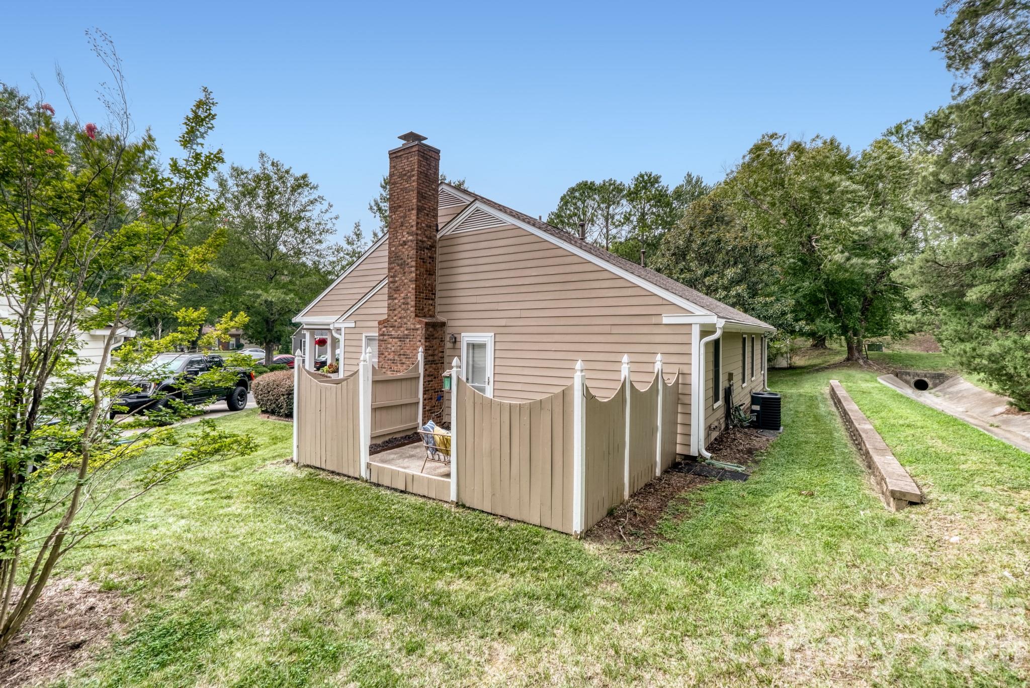 7333 Carrbridge Lane — Charlotte