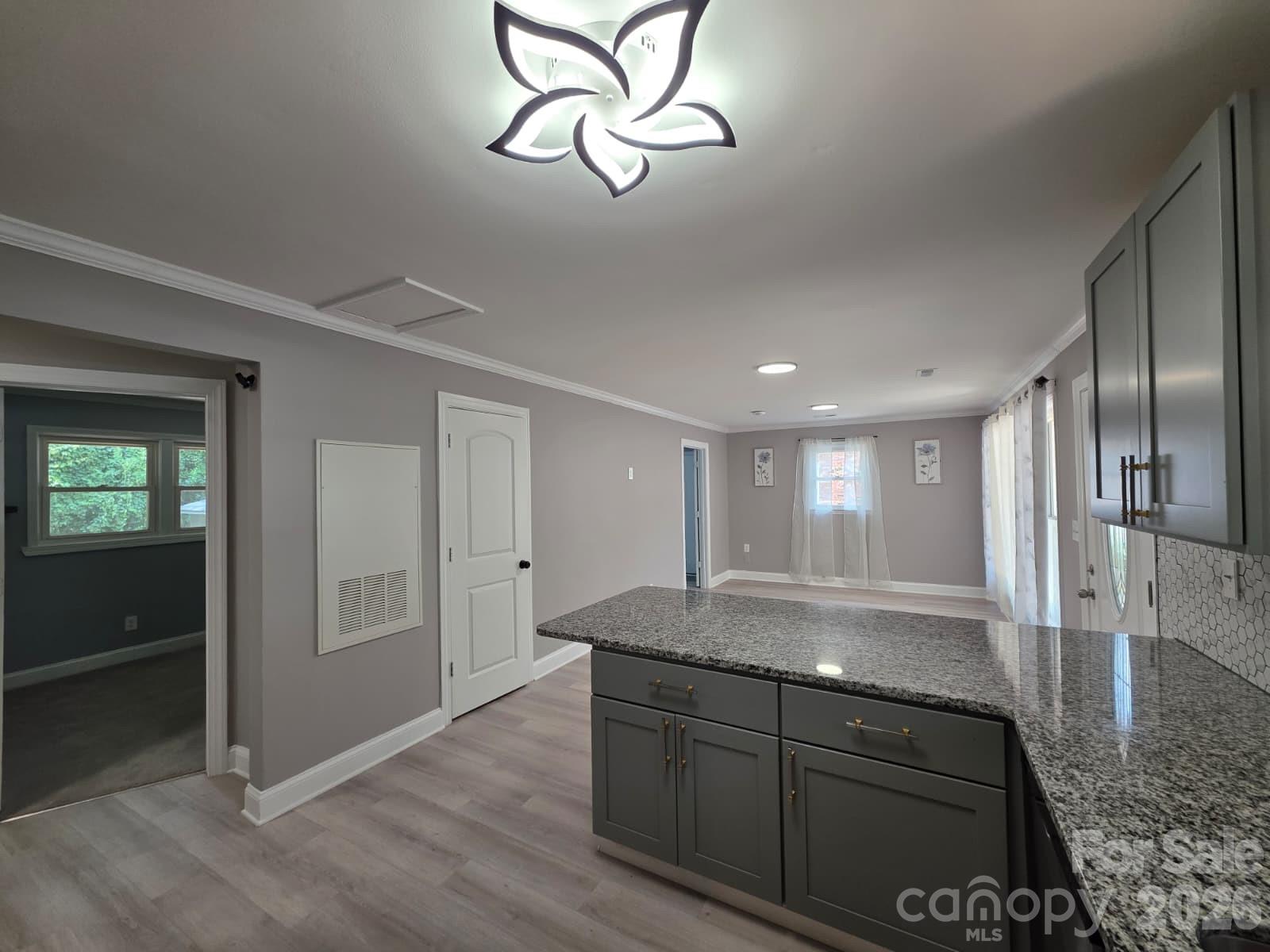 1501 VANCOUVER Drive — Charlotte