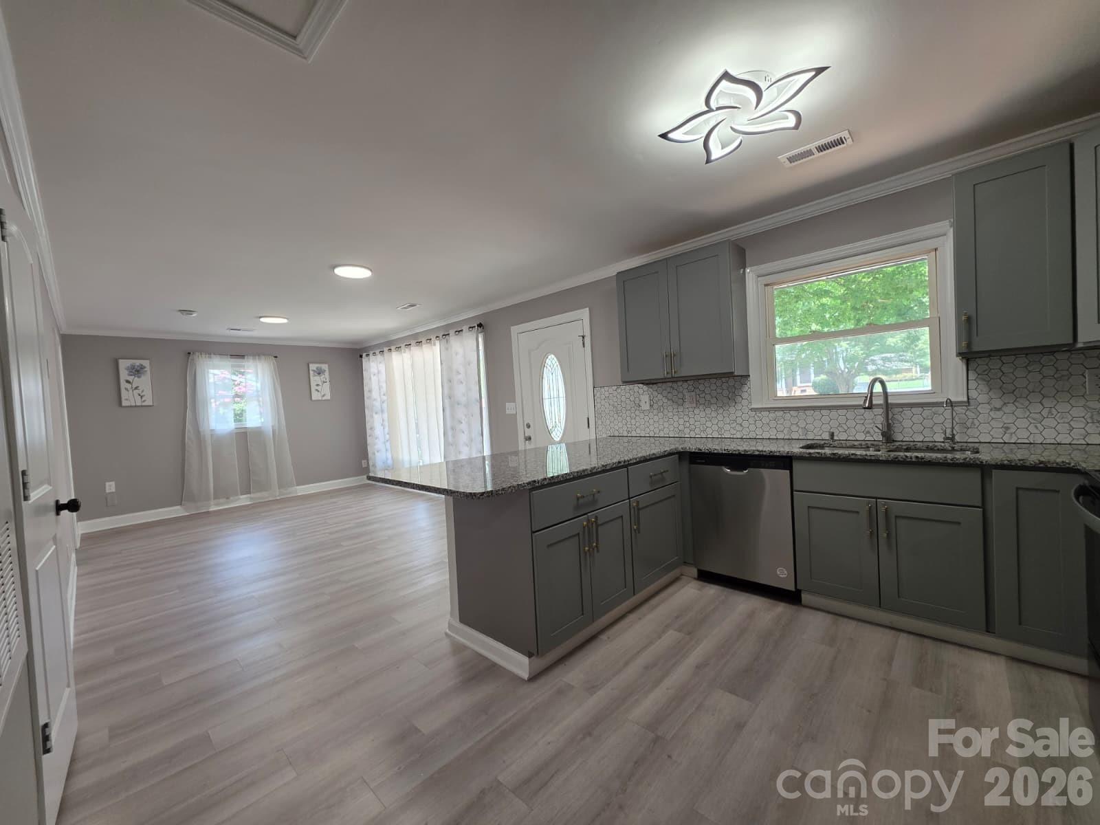 1501 VANCOUVER Drive — Charlotte