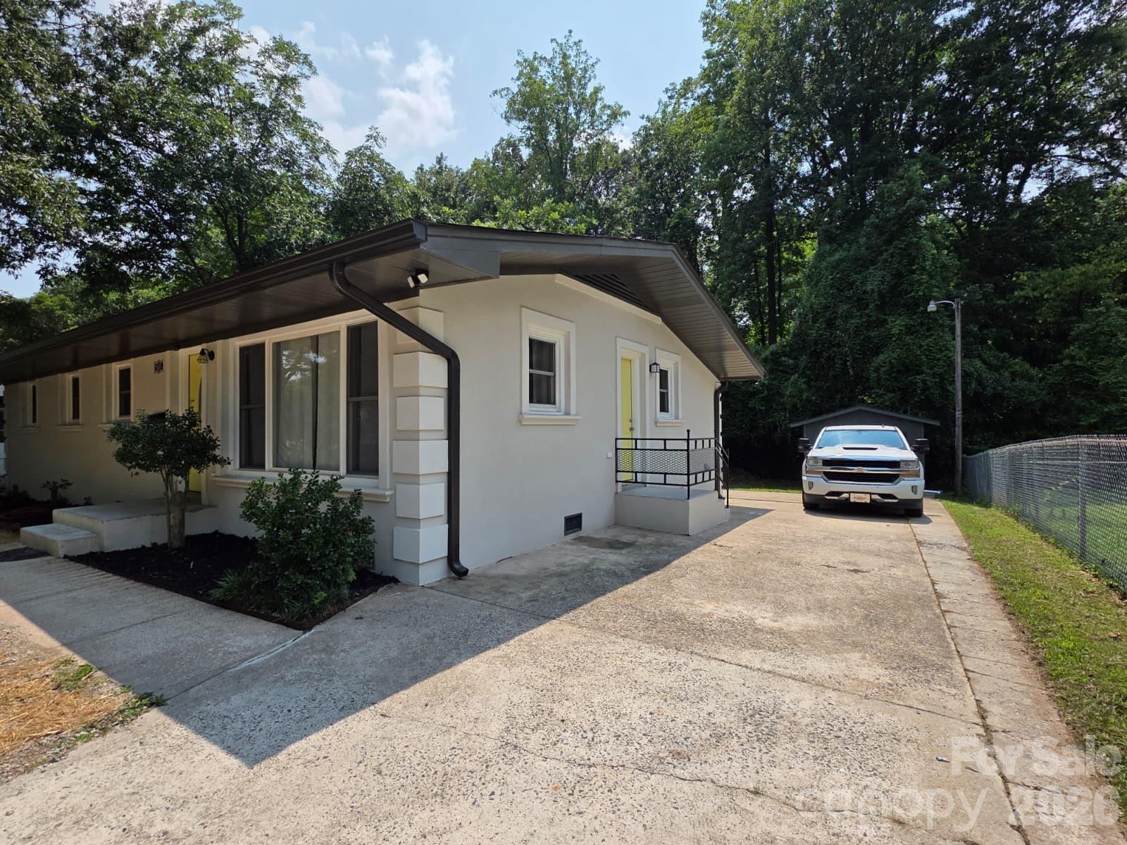 1501 VANCOUVER Drive — Charlotte
