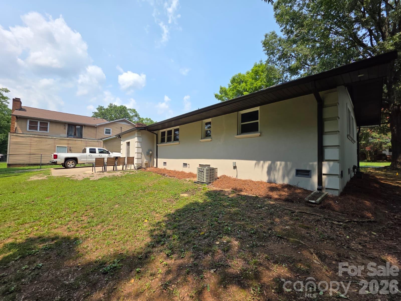 1501 VANCOUVER Drive — Charlotte