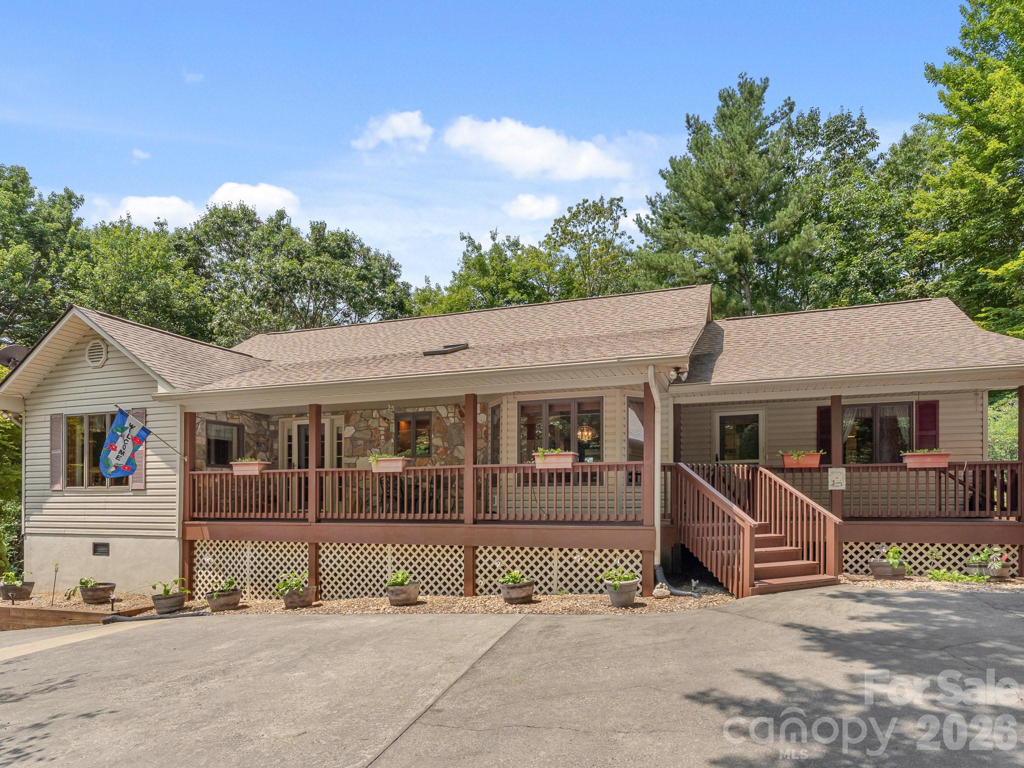 620 Thunder Road — Brevard