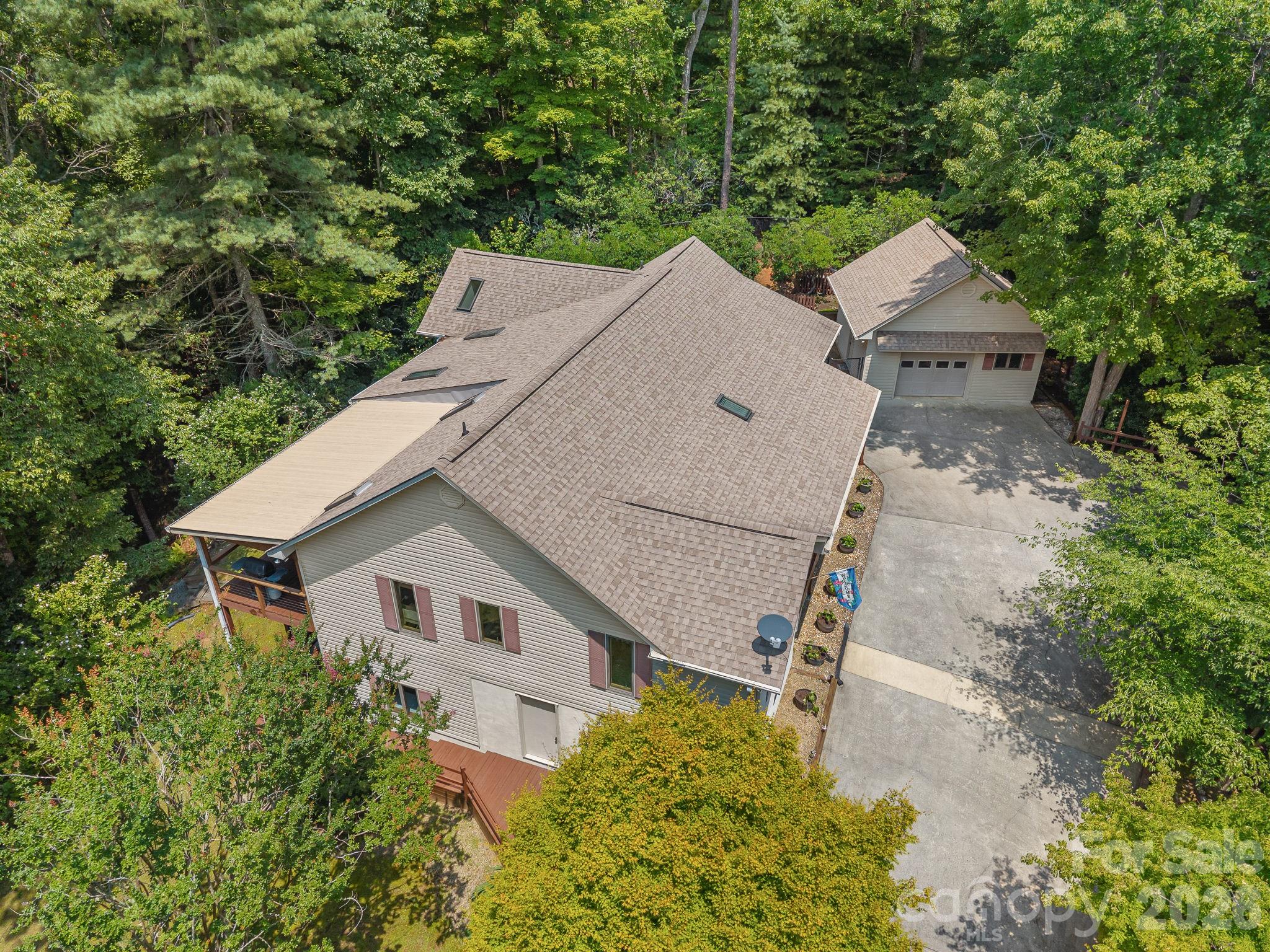 620 Thunder Road — Brevard