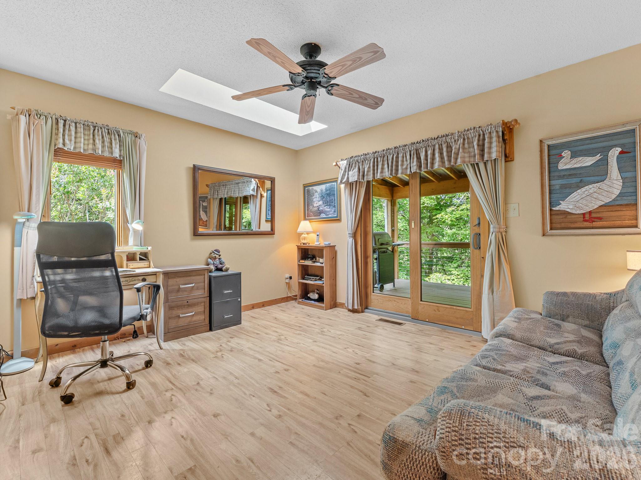 620 Thunder Road — Brevard