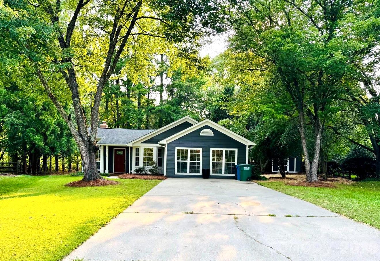 15004 Yarmouth Road — Charlotte