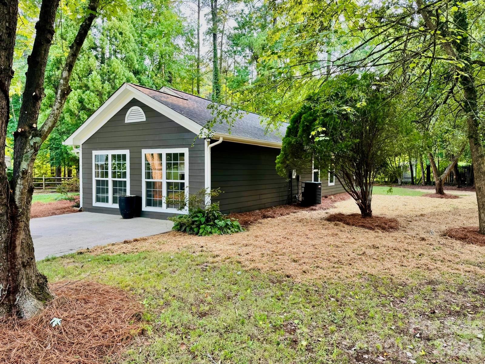 15004 Yarmouth Road — Charlotte