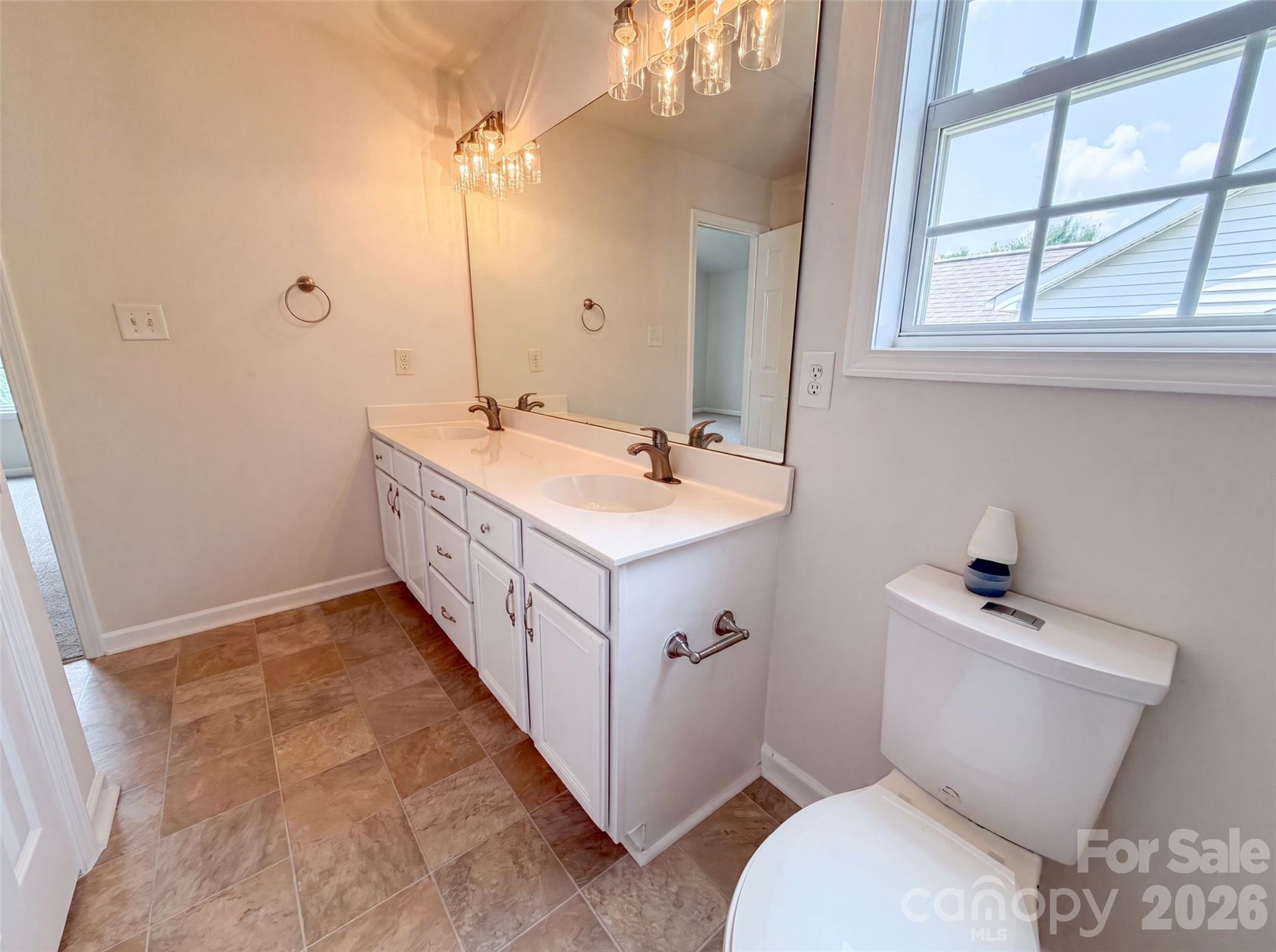 5714 Waverly Lynn Lane — Charlotte