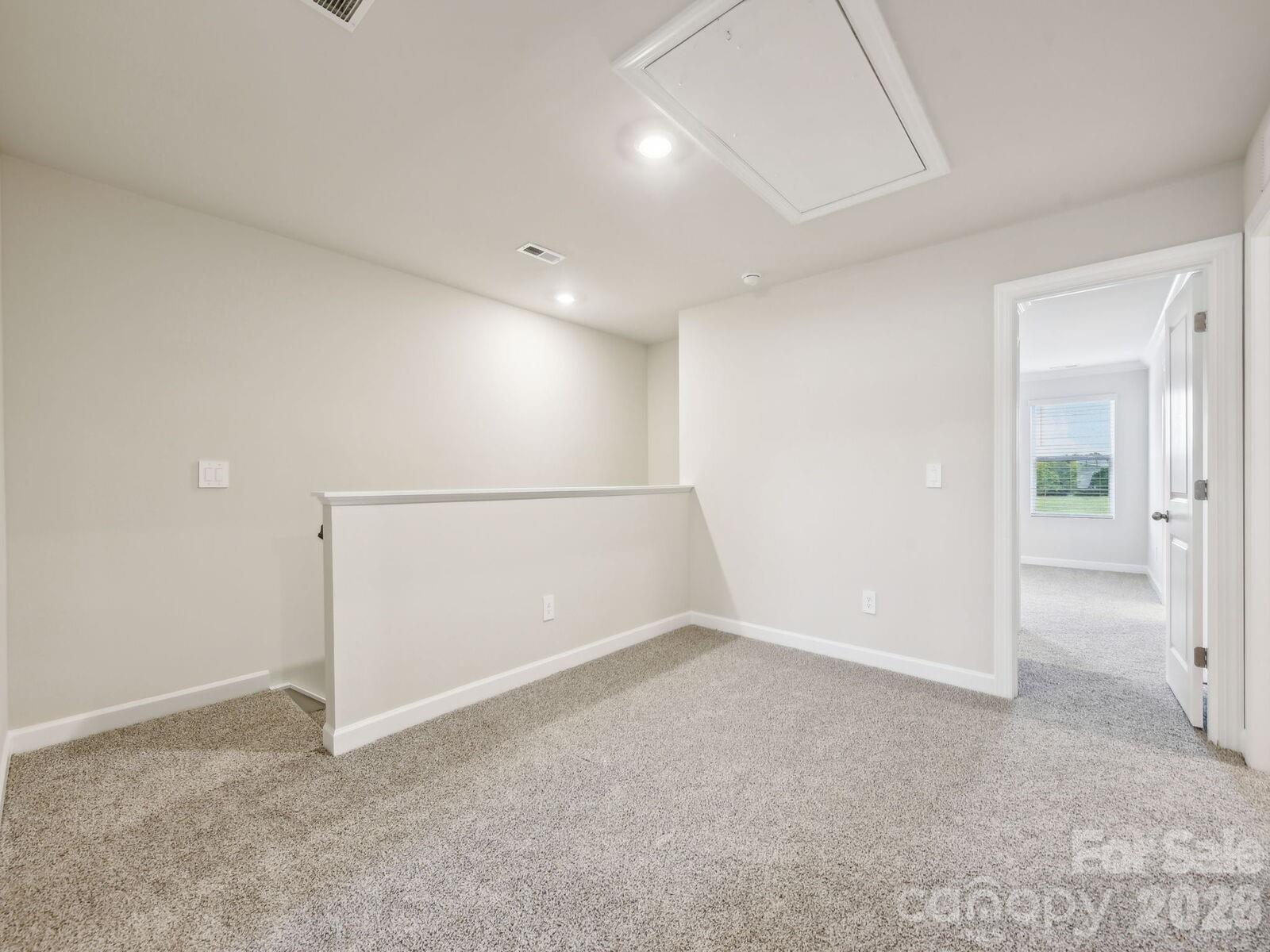 9016 Foggy Brook Loop — Charlotte