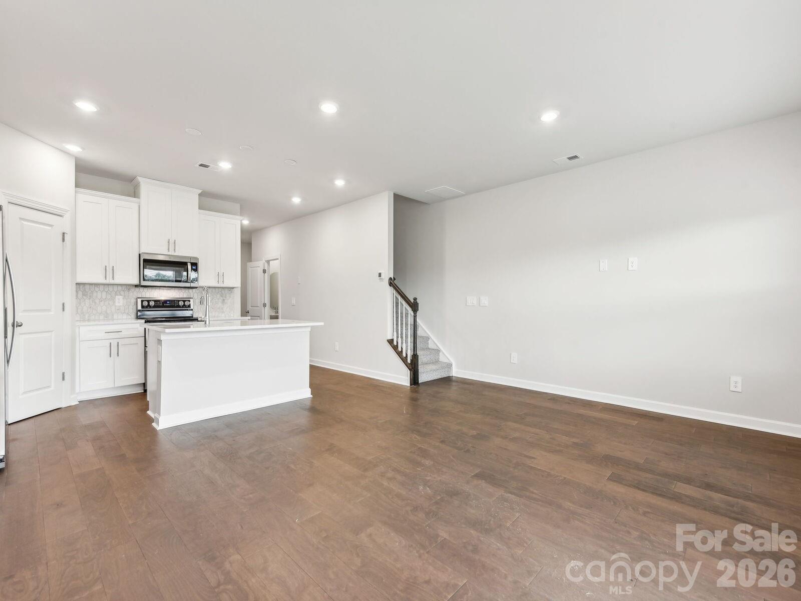 9016 Foggy Brook Loop — Charlotte