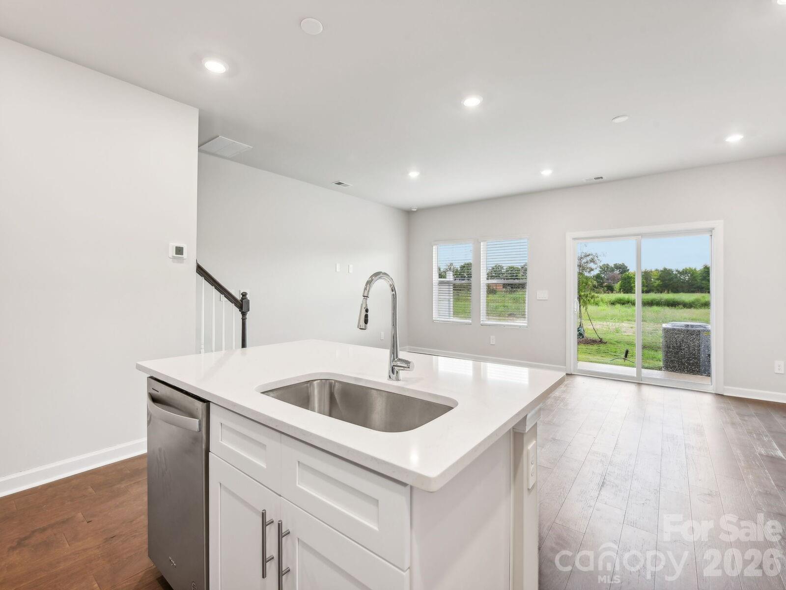 9016 Foggy Brook Loop — Charlotte