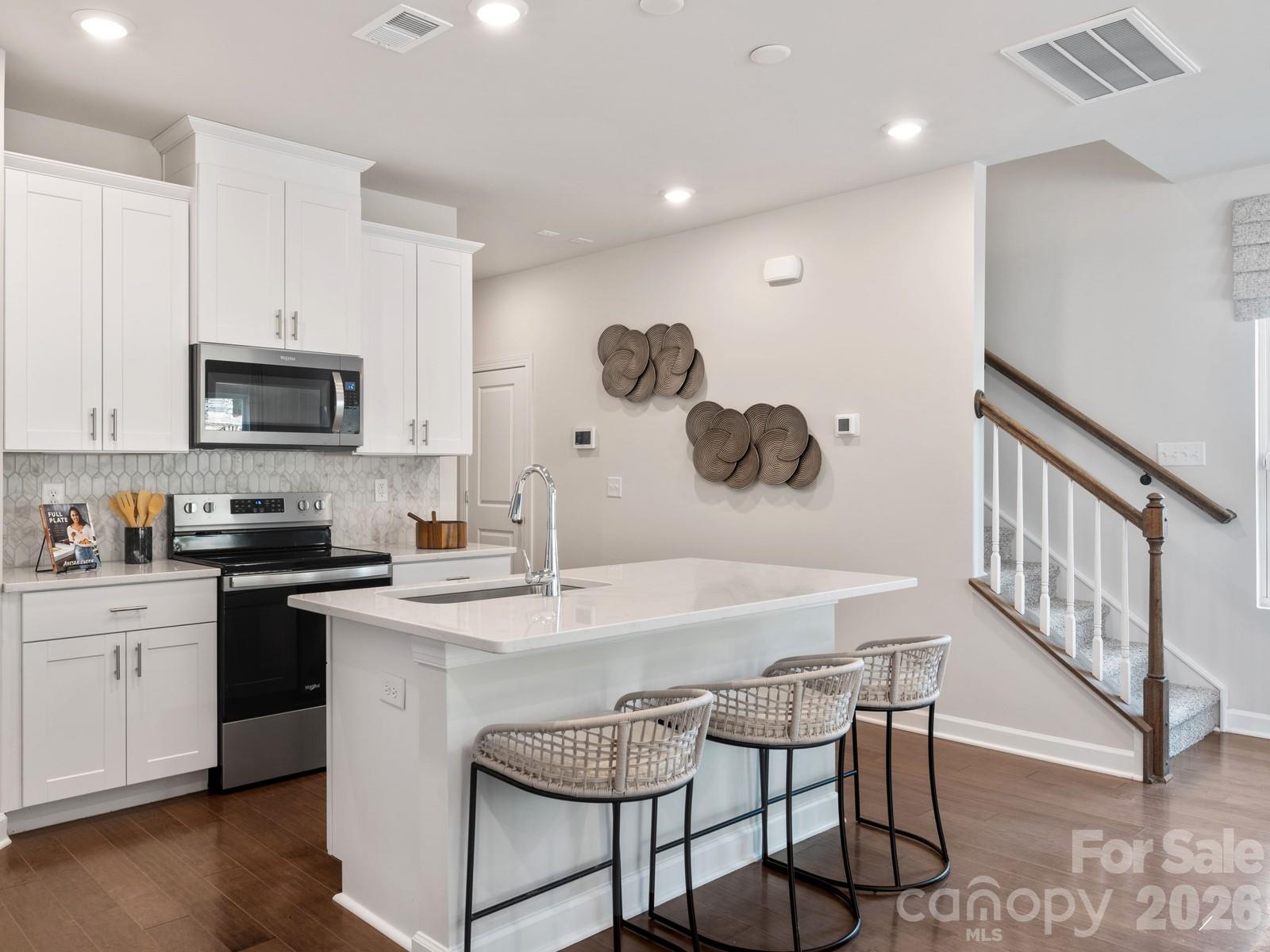 9016 Foggy Brook Loop — Charlotte