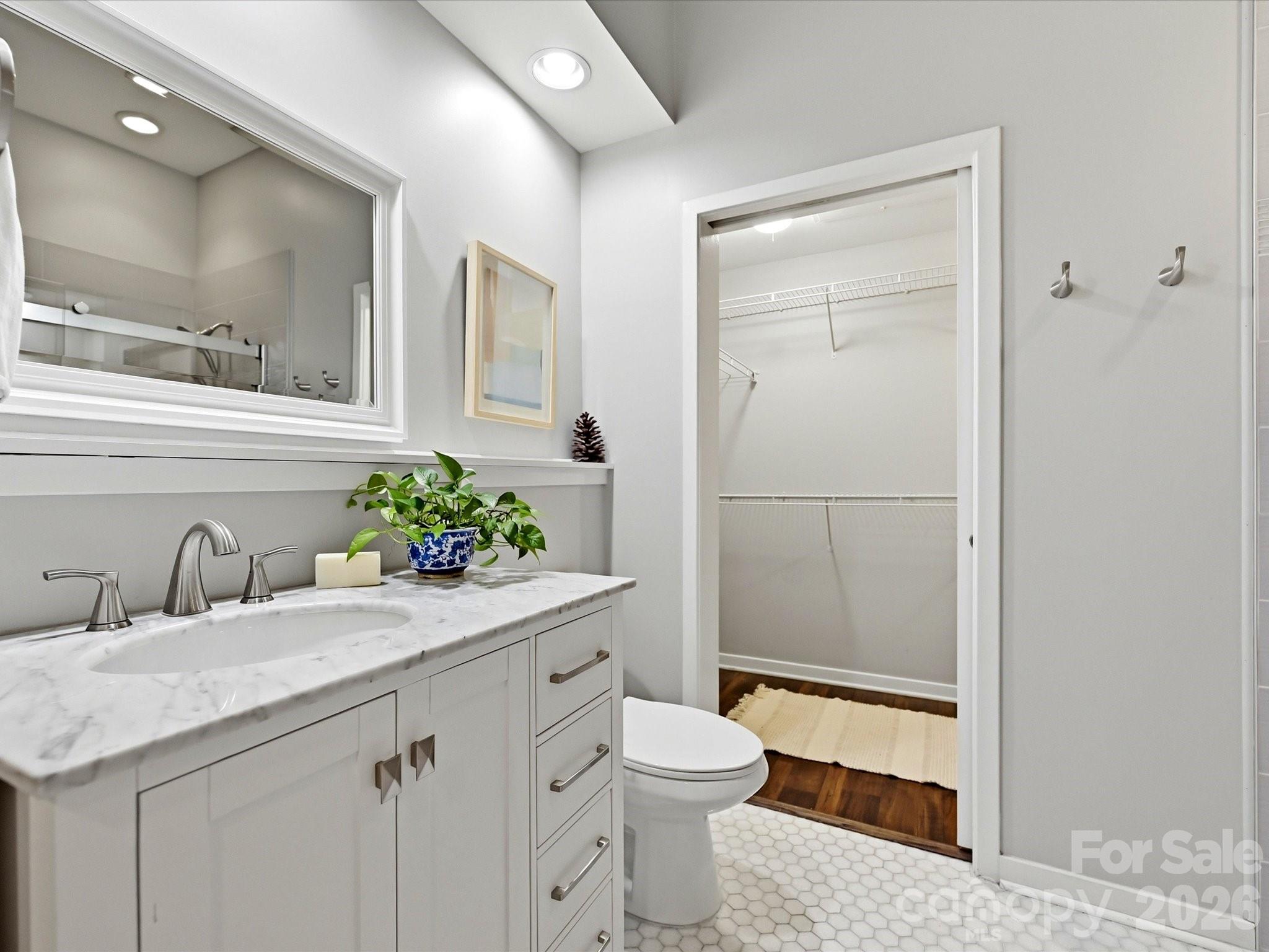 2125 Southend Drive #243 — Charlotte