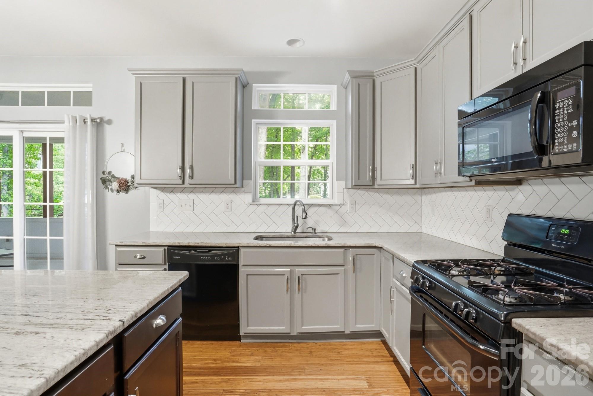 12119 Canal Drive — Huntersville
