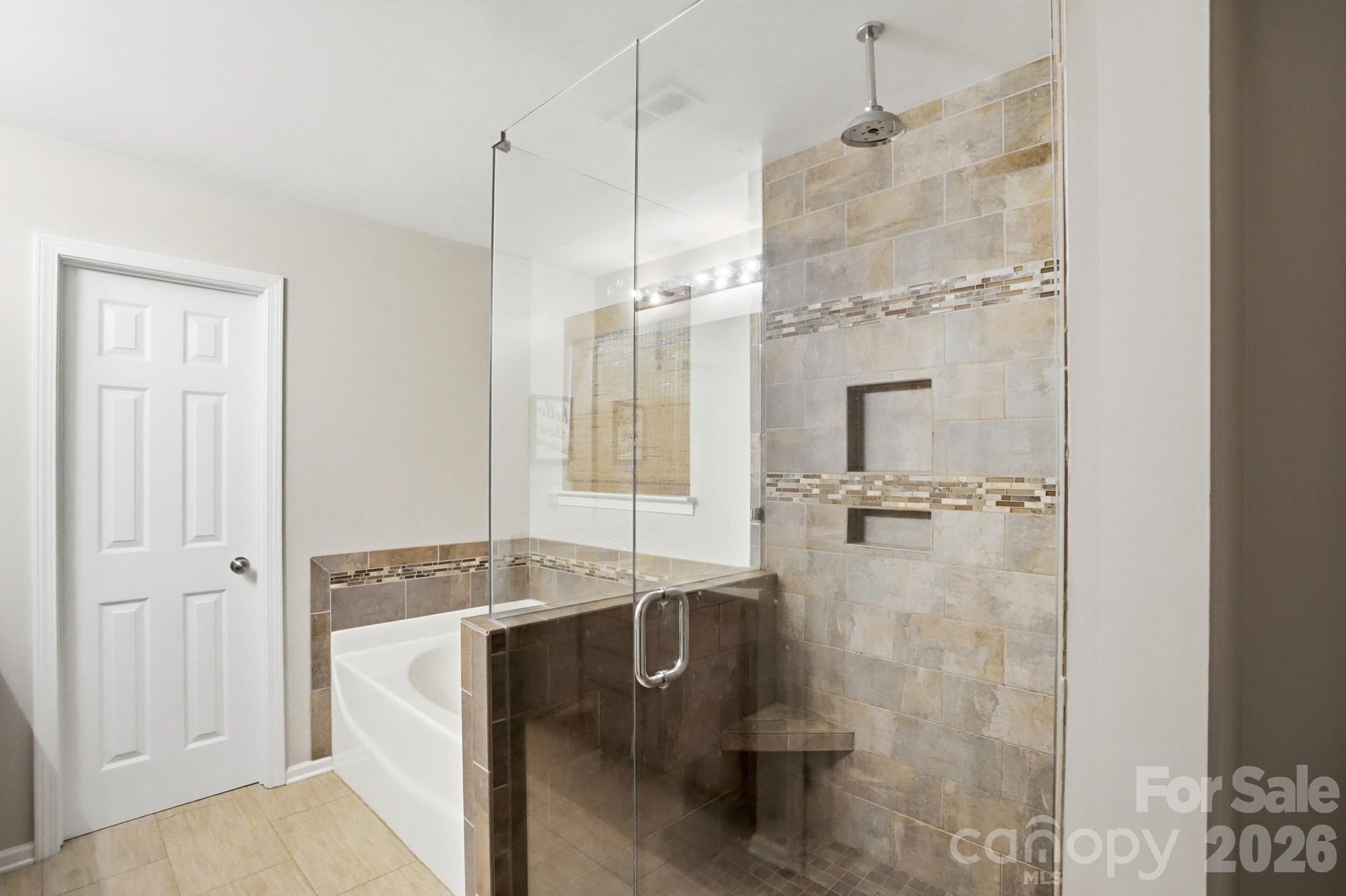 12119 Canal Drive — Huntersville