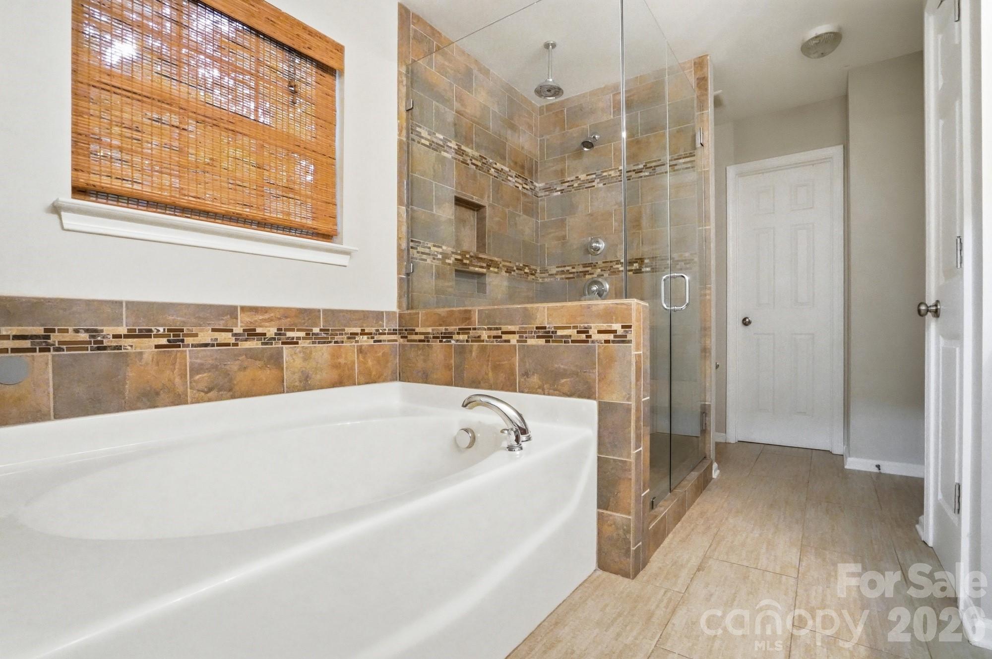 12119 Canal Drive — Huntersville