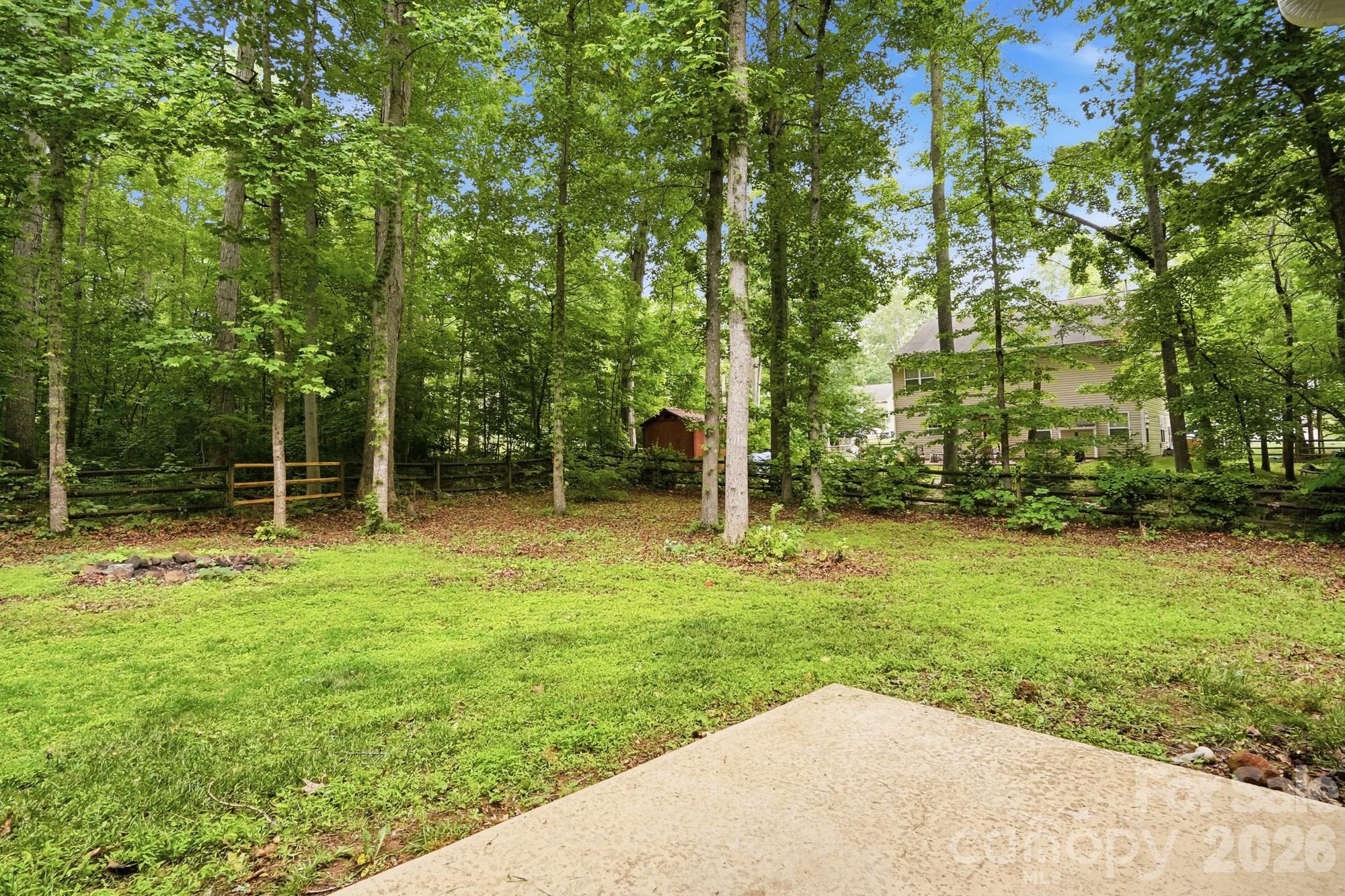 12119 Canal Drive — Huntersville