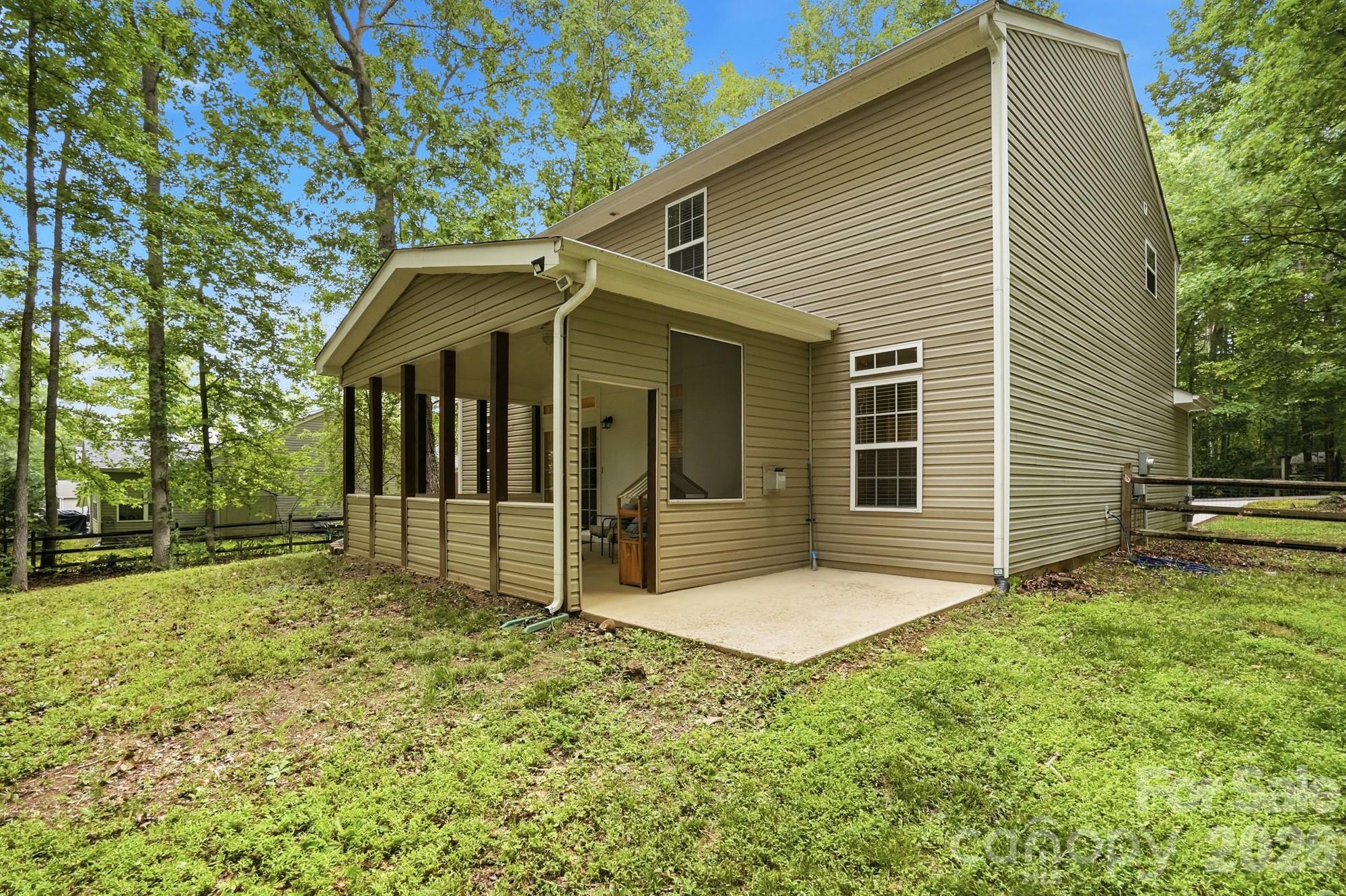12119 Canal Drive — Huntersville