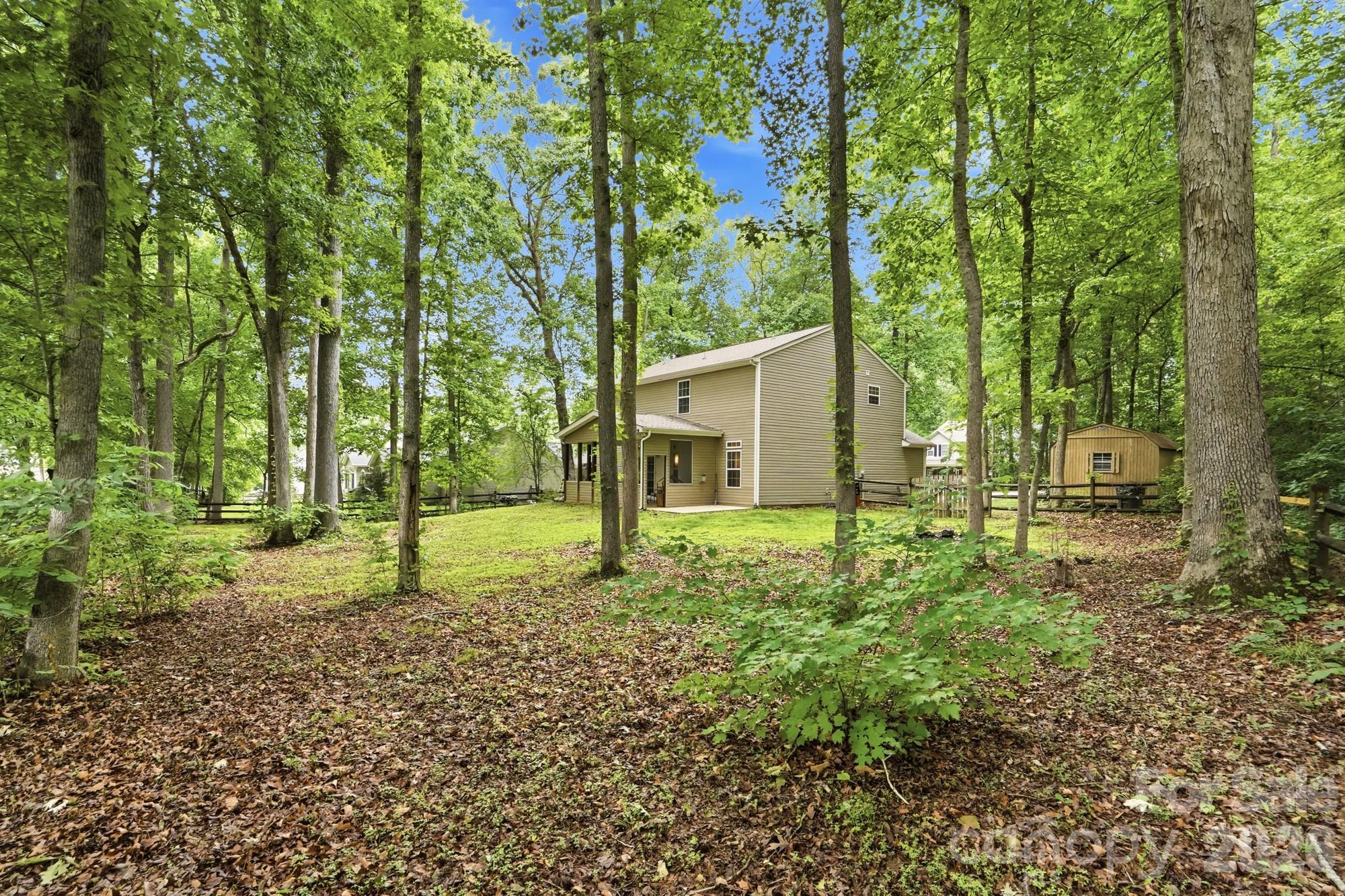 12119 Canal Drive — Huntersville
