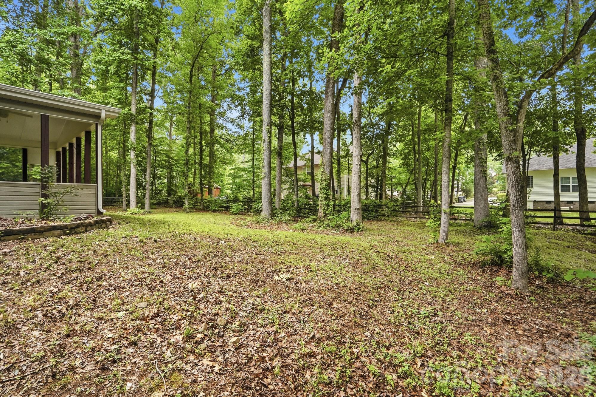 12119 Canal Drive — Huntersville
