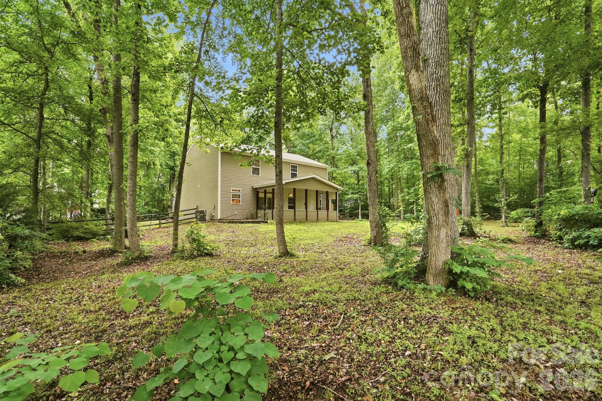 12119 Canal Drive — Huntersville