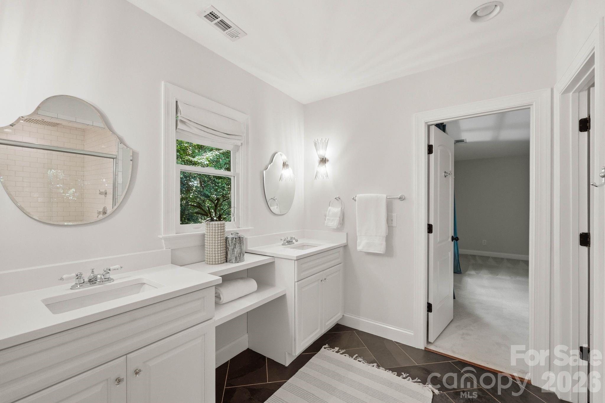 2013 Victorian Place — Charlotte