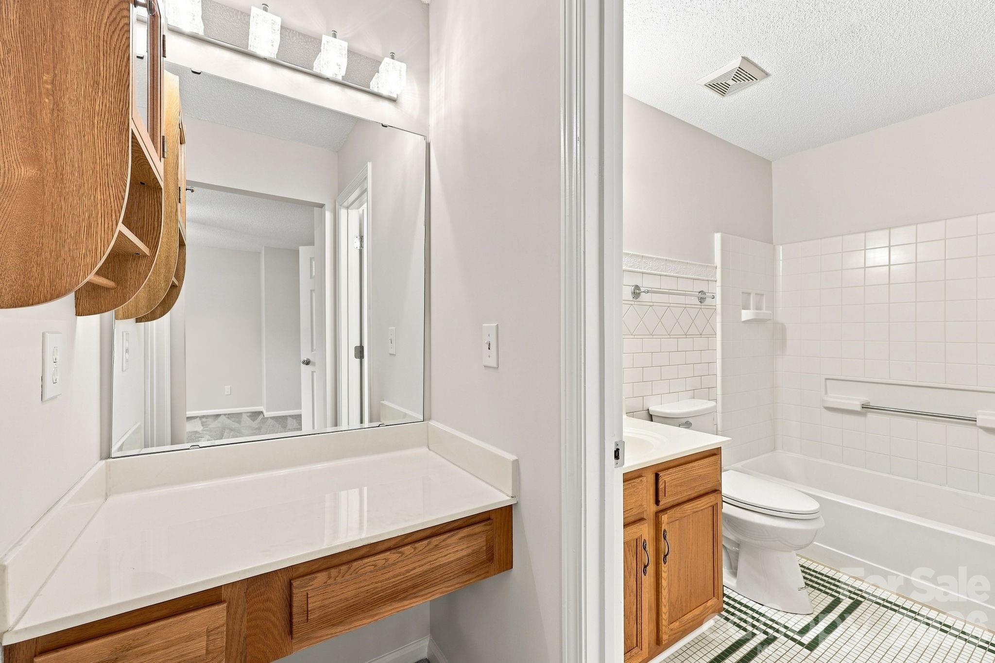 3274 Summercroft Lane — Charlotte