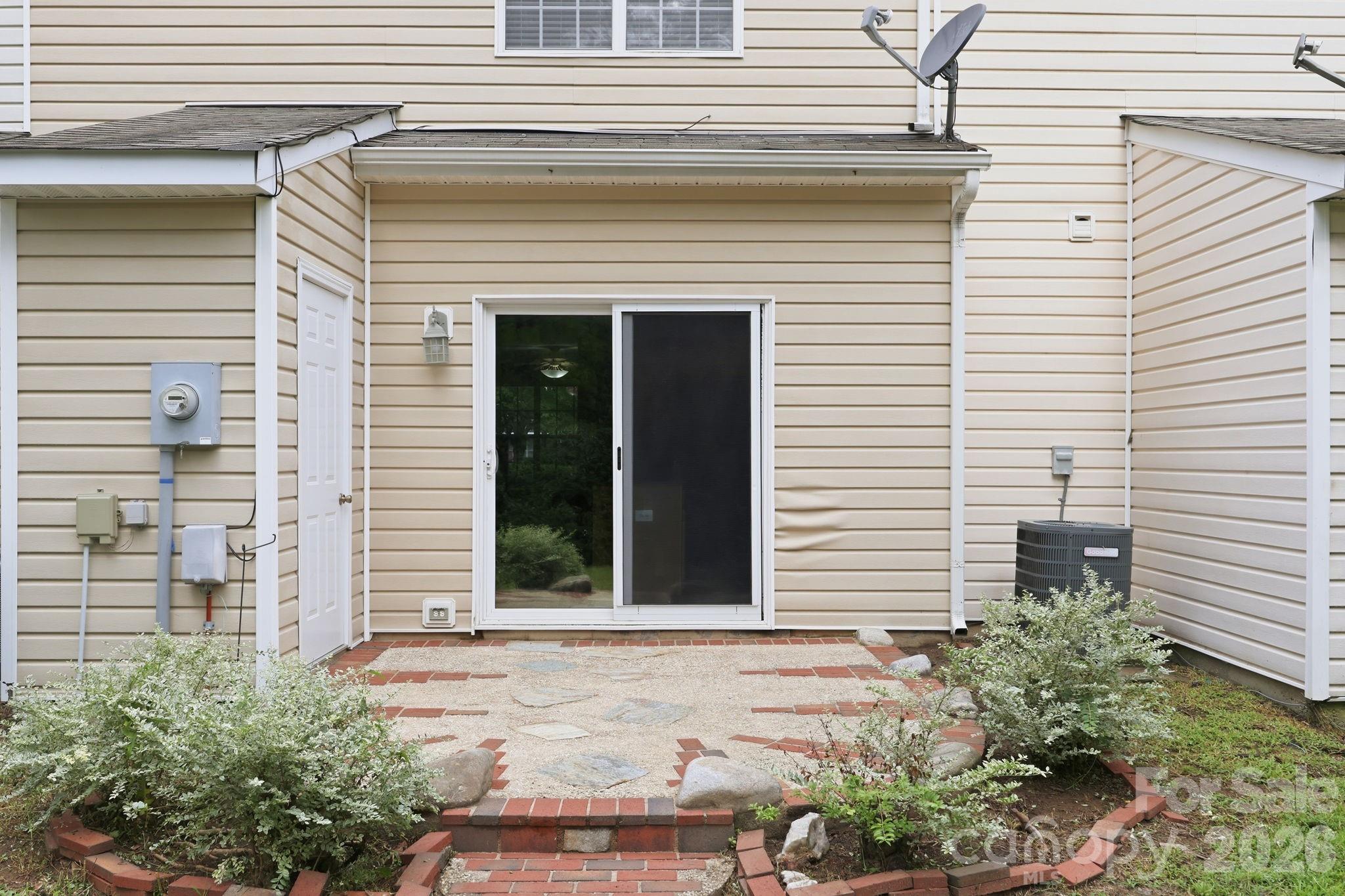 3274 Summercroft Lane — Charlotte