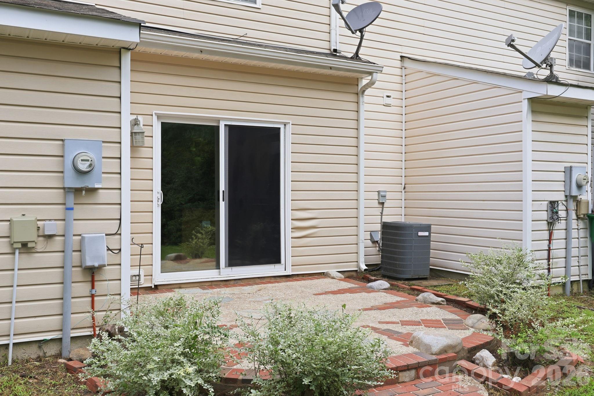 3274 Summercroft Lane — Charlotte
