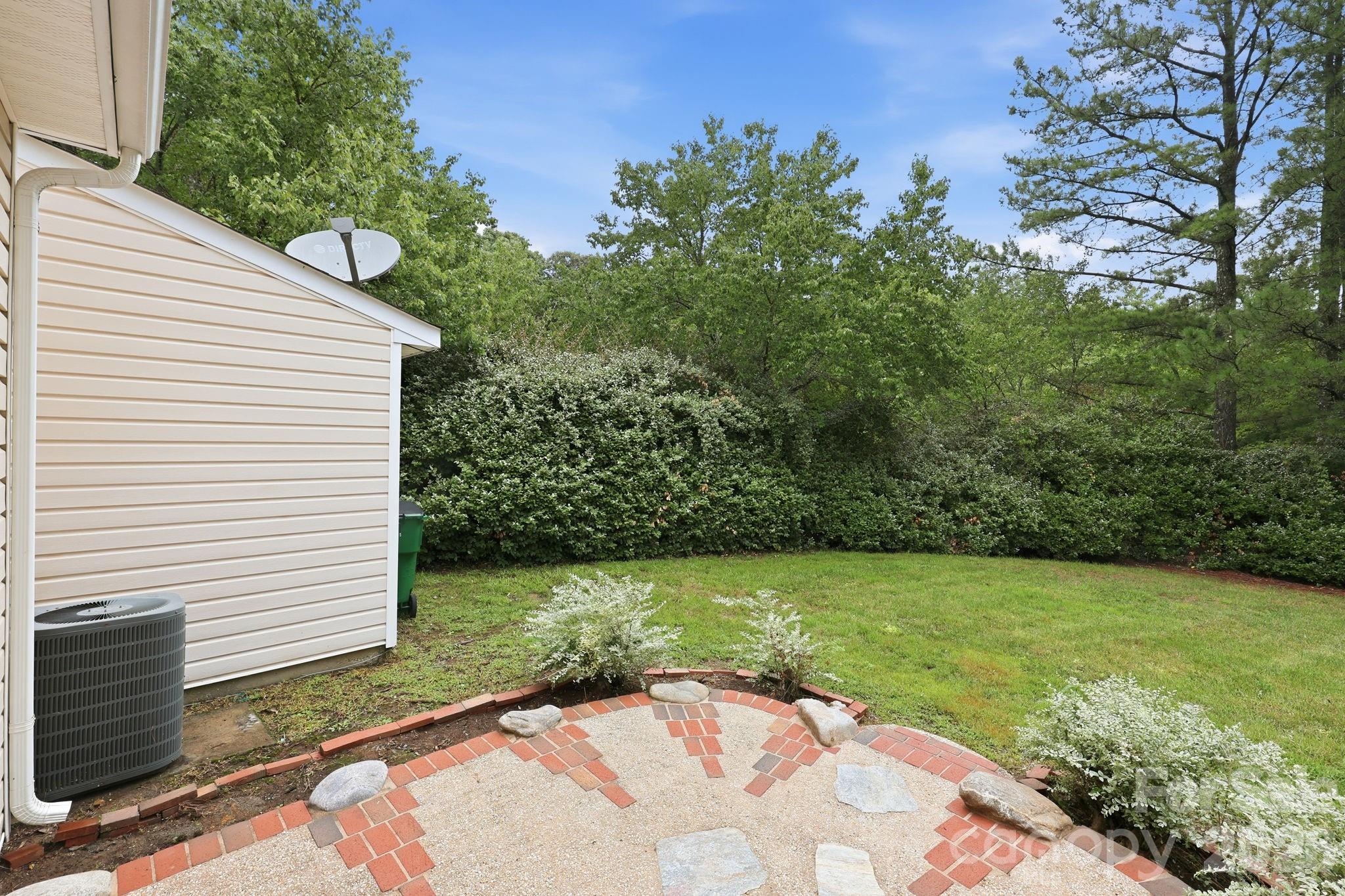3274 Summercroft Lane — Charlotte