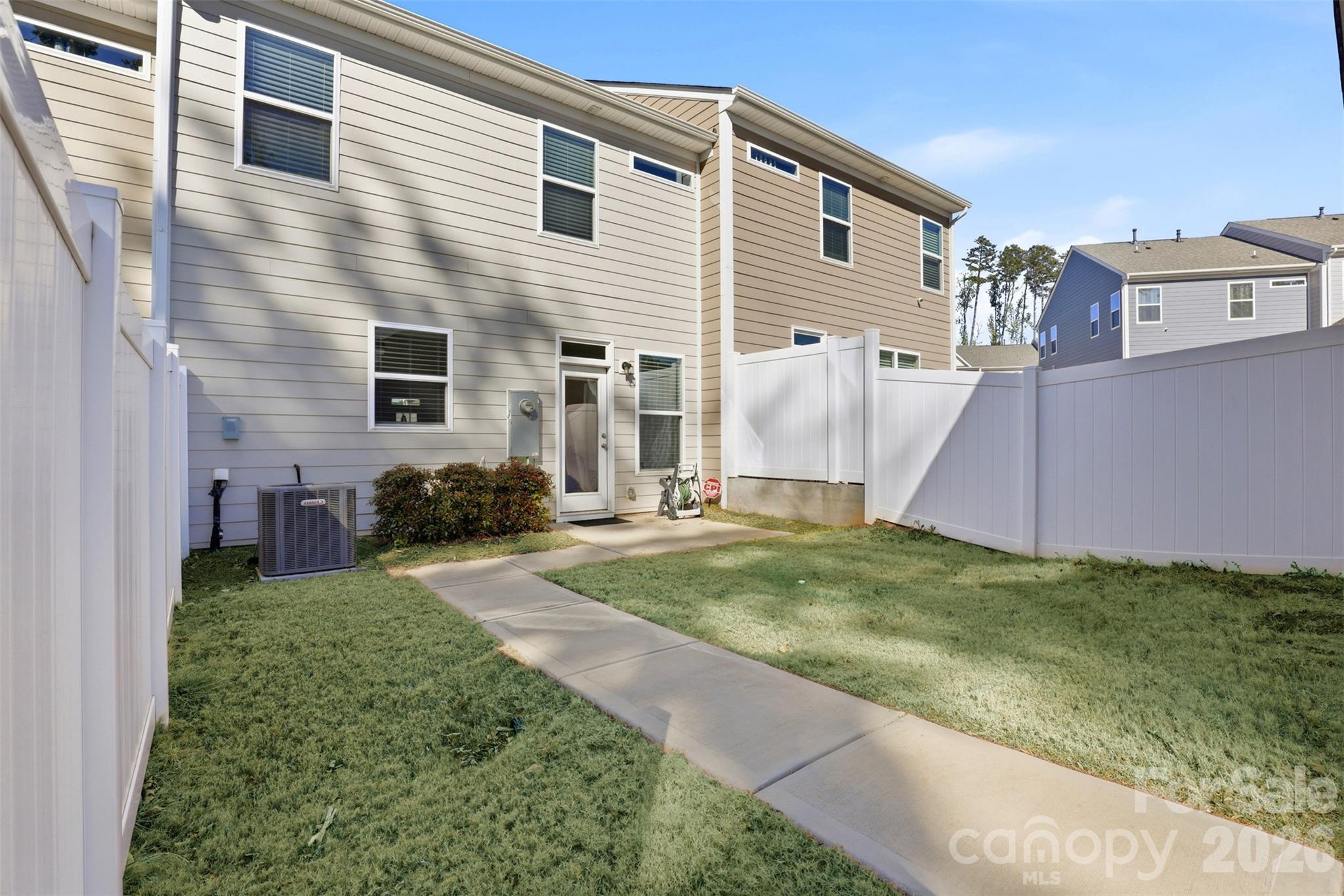 1008 Township Parkway — Belmont