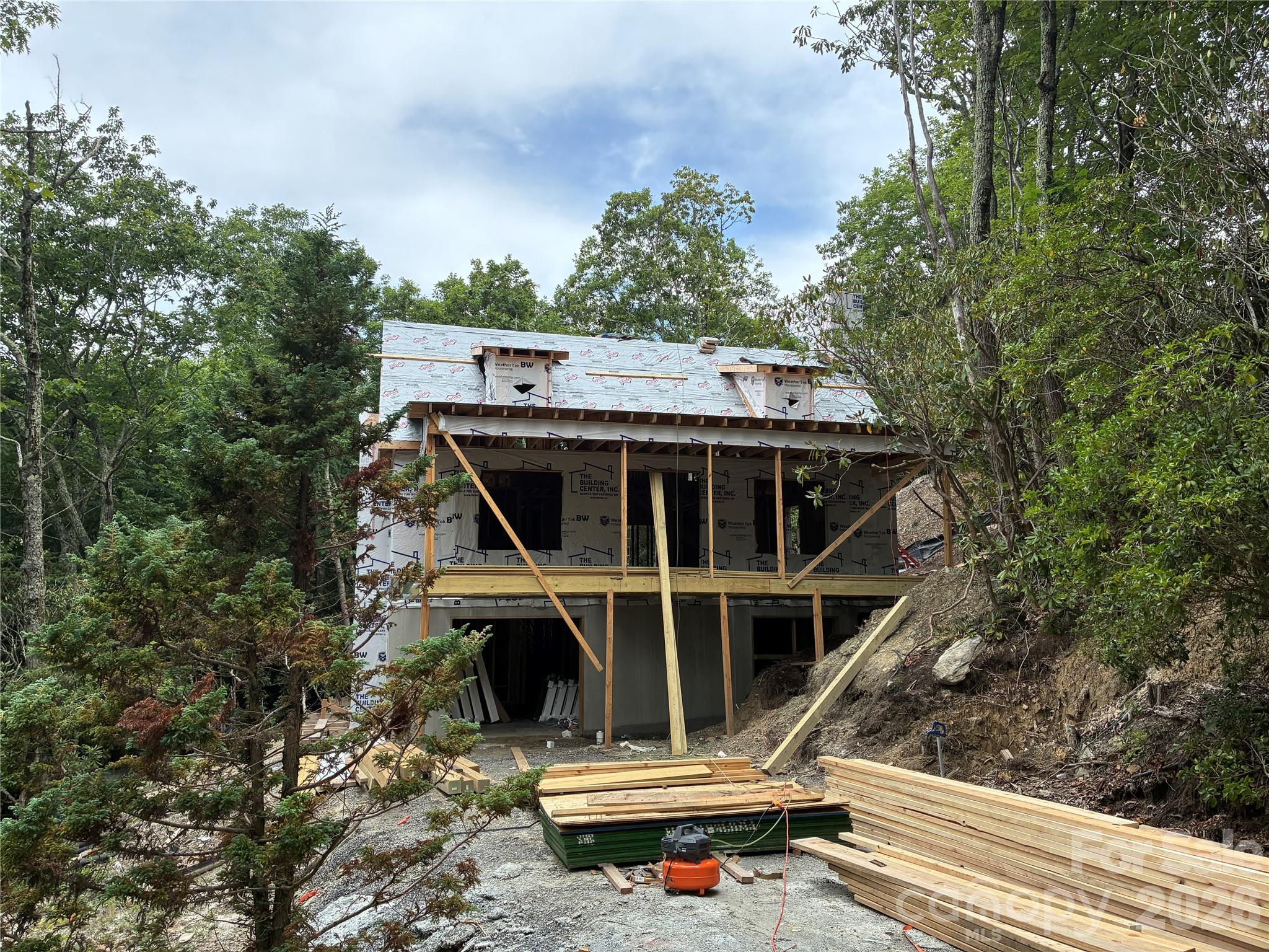 201 Jans Mountain Road — Blowing Rock