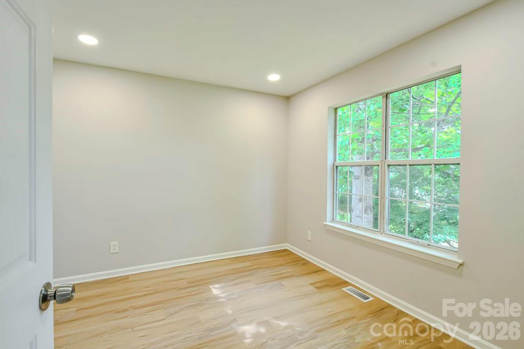 6020 Running Deer Road — Charlotte