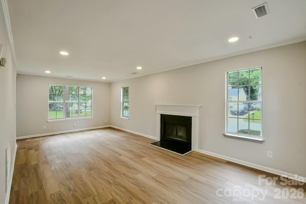 6020 Running Deer Road — Charlotte