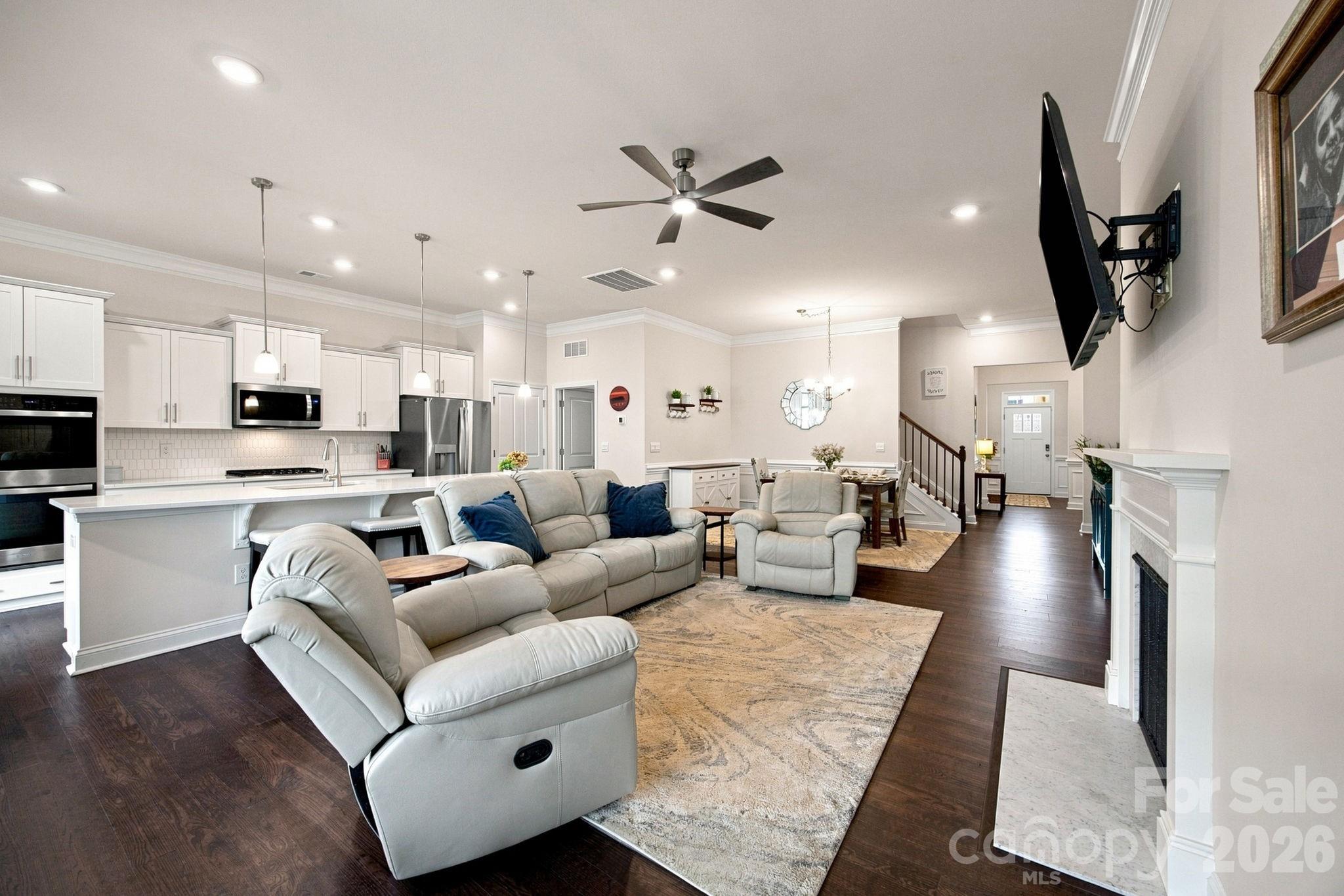 8125 Warford Little Road — Denver