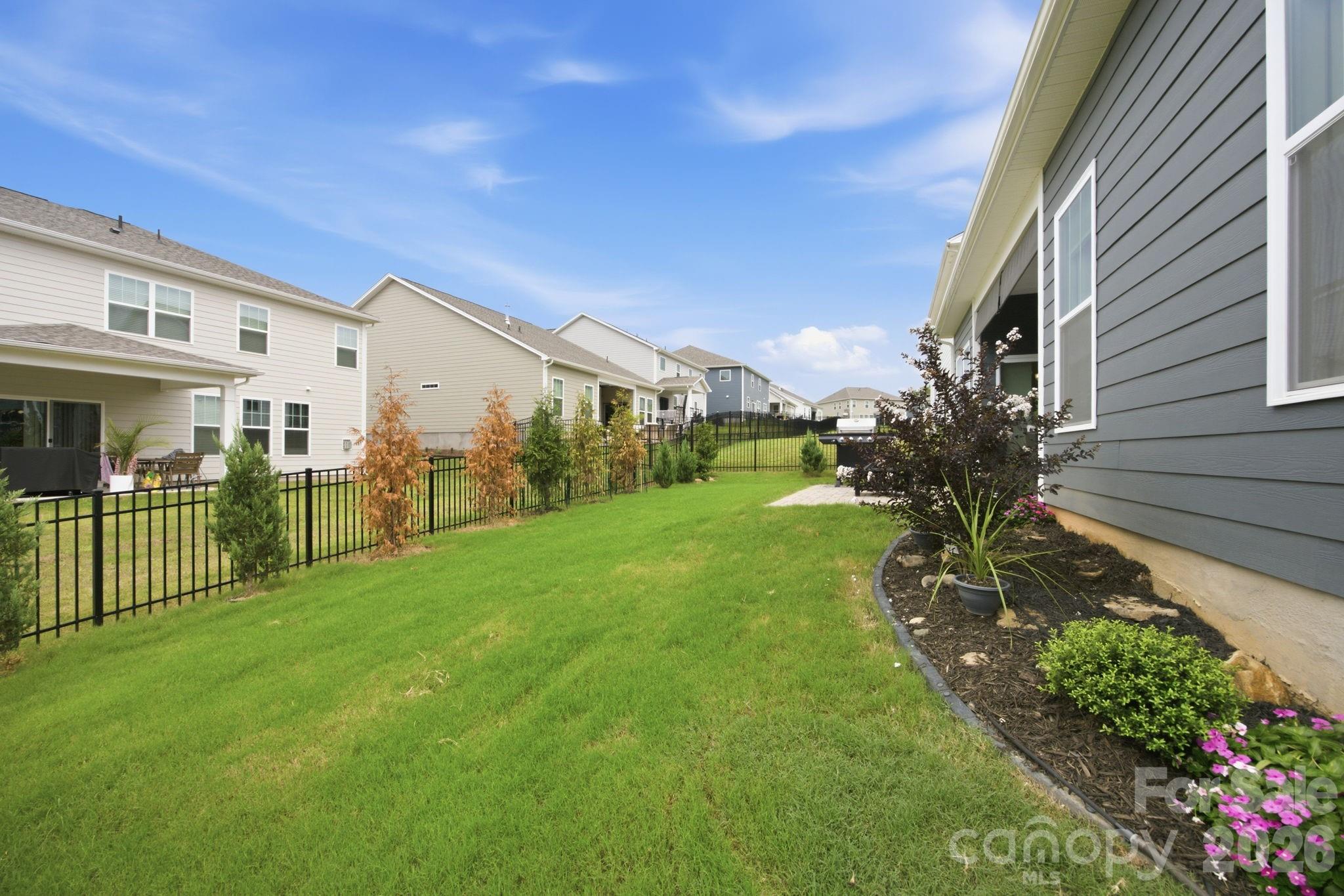 8125 Warford Little Road — Denver