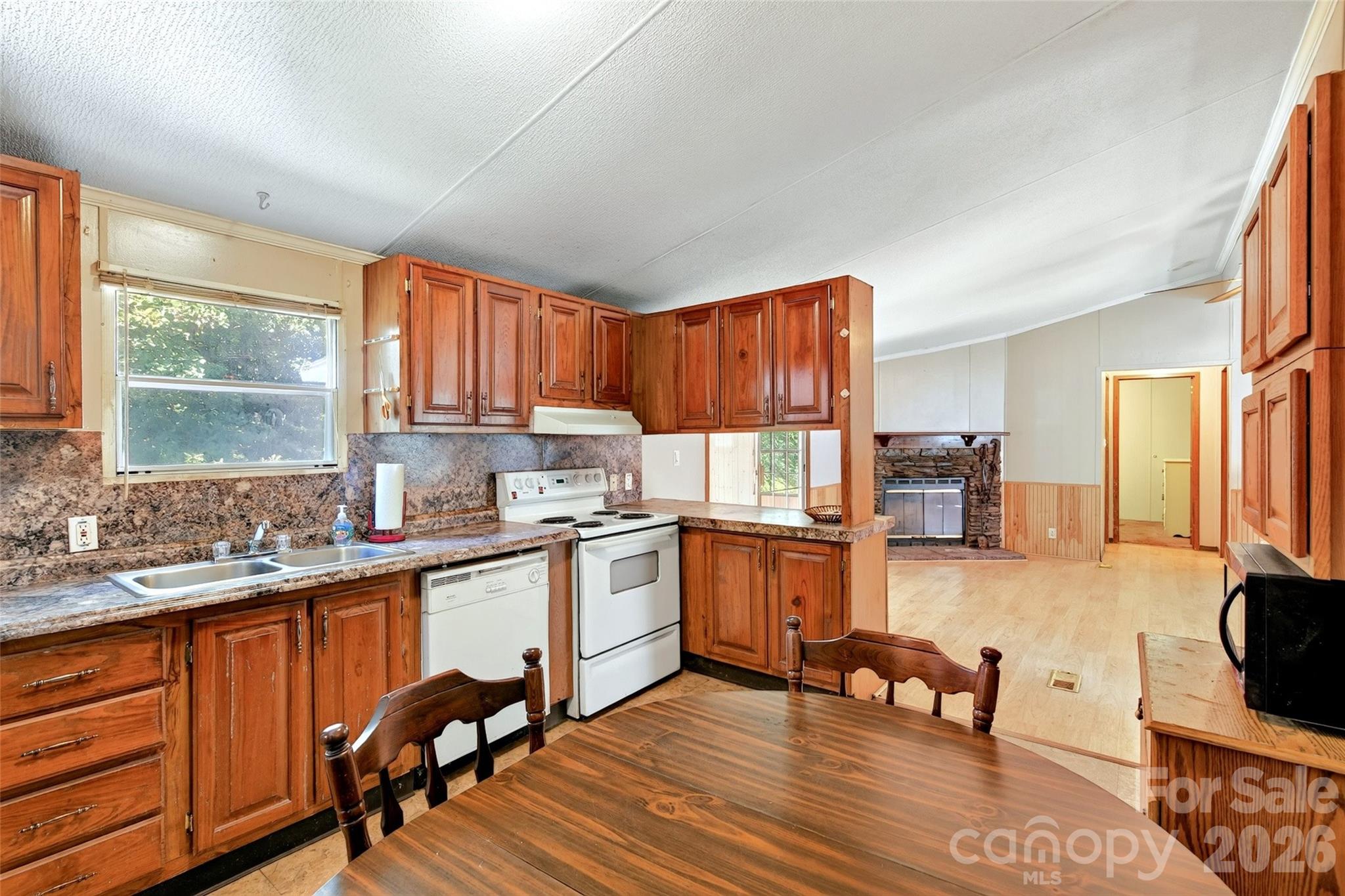 967 Moffitt Hill Road — Old Fort
