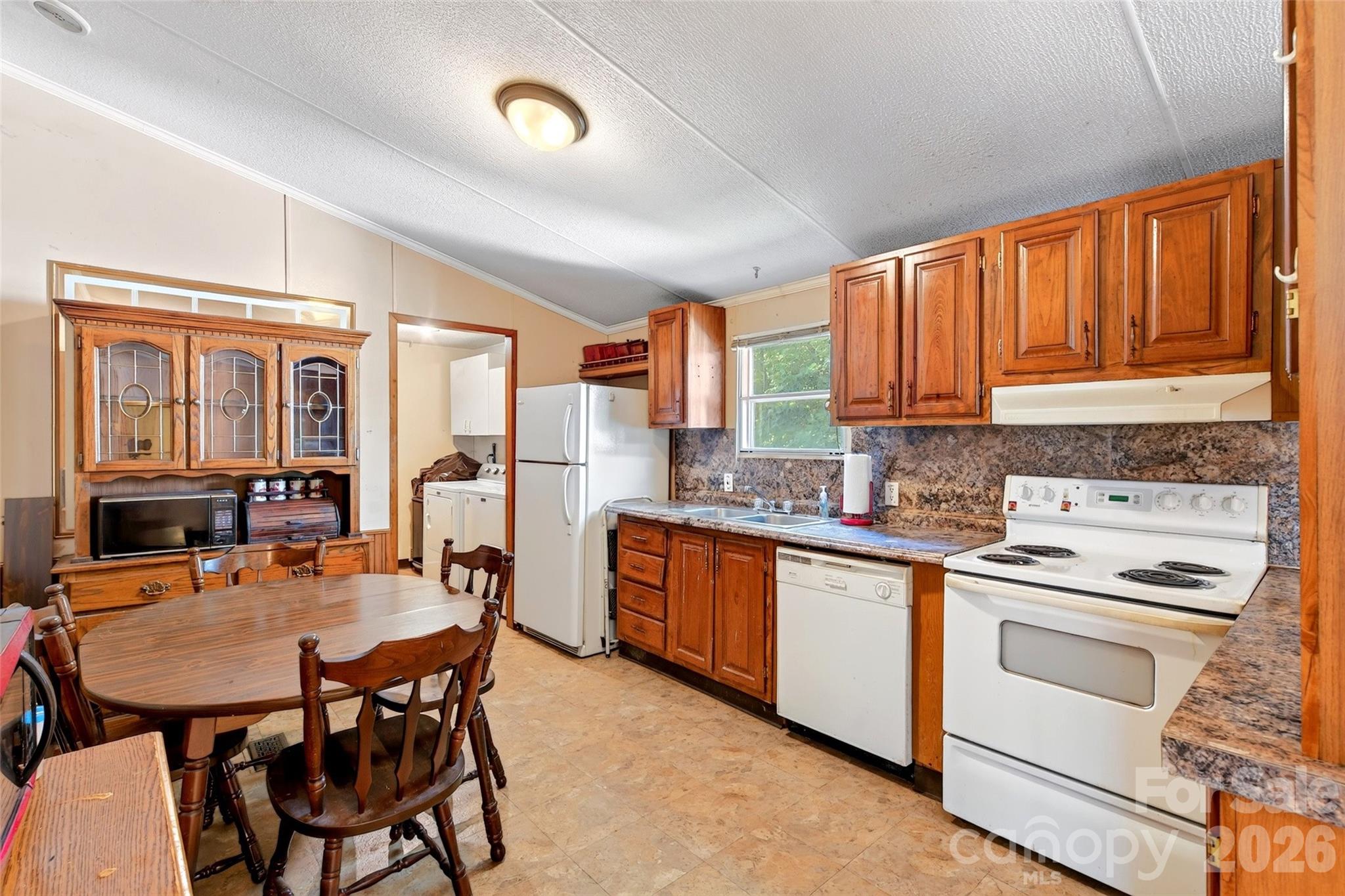 967 Moffitt Hill Road — Old Fort