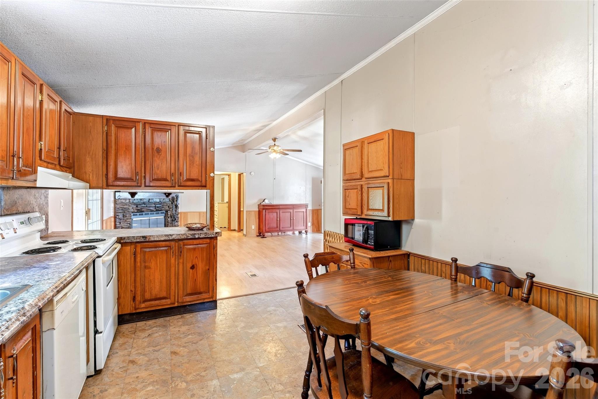 967 Moffitt Hill Road — Old Fort