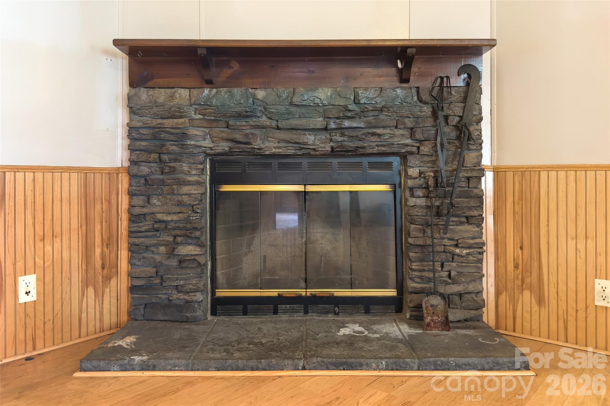 967 Moffitt Hill Road — Old Fort