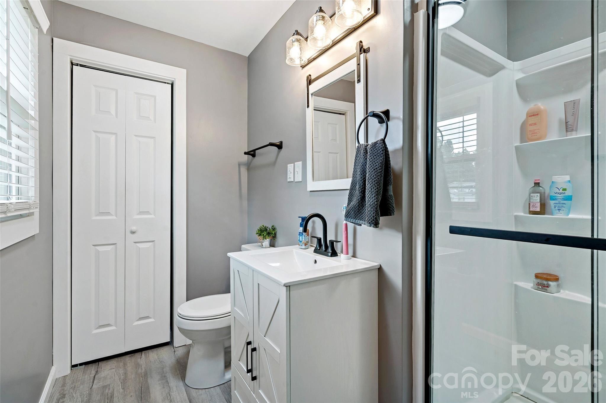 204 Quail Hollow Road — Marion