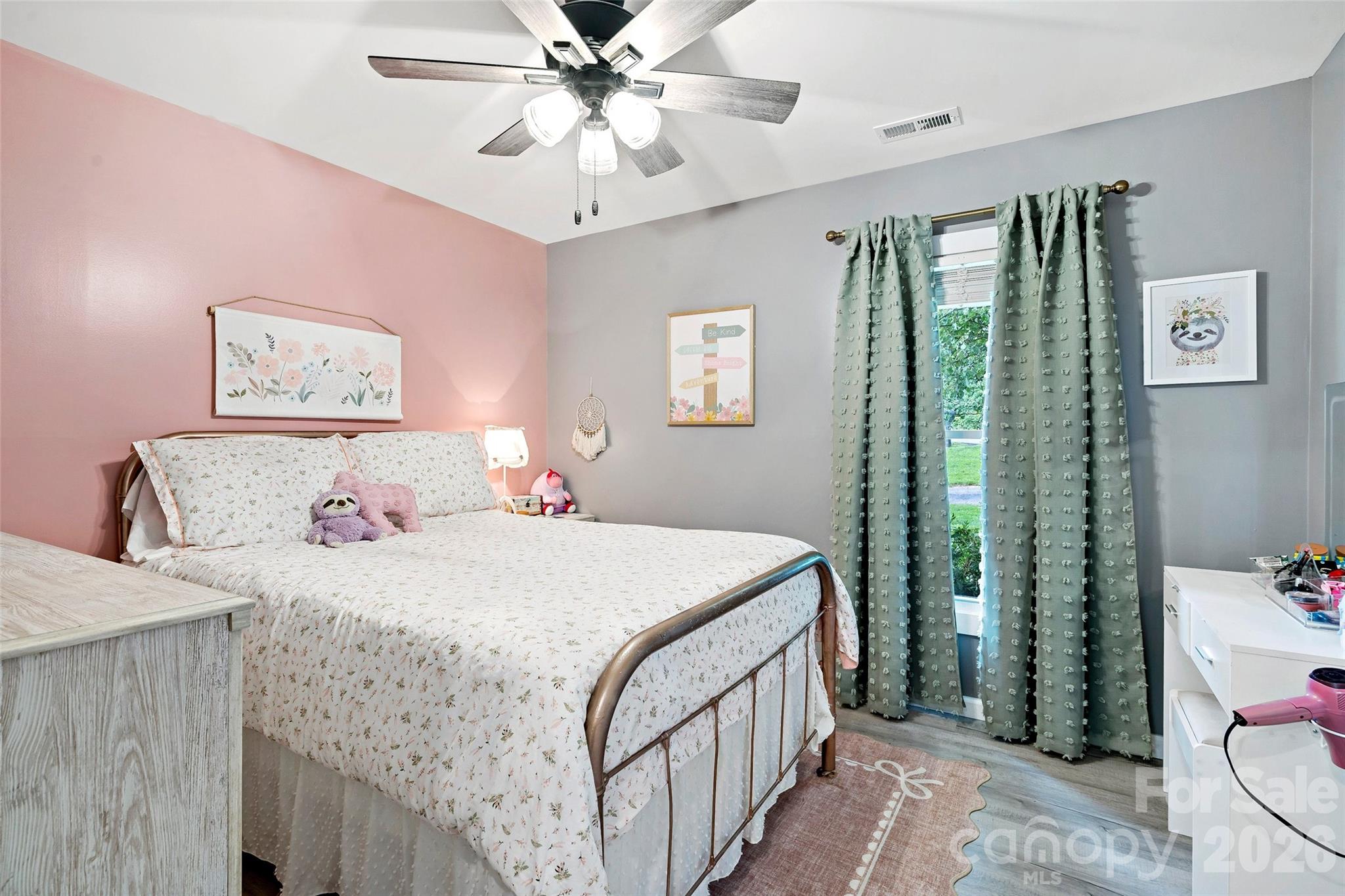 204 Quail Hollow Road — Marion
