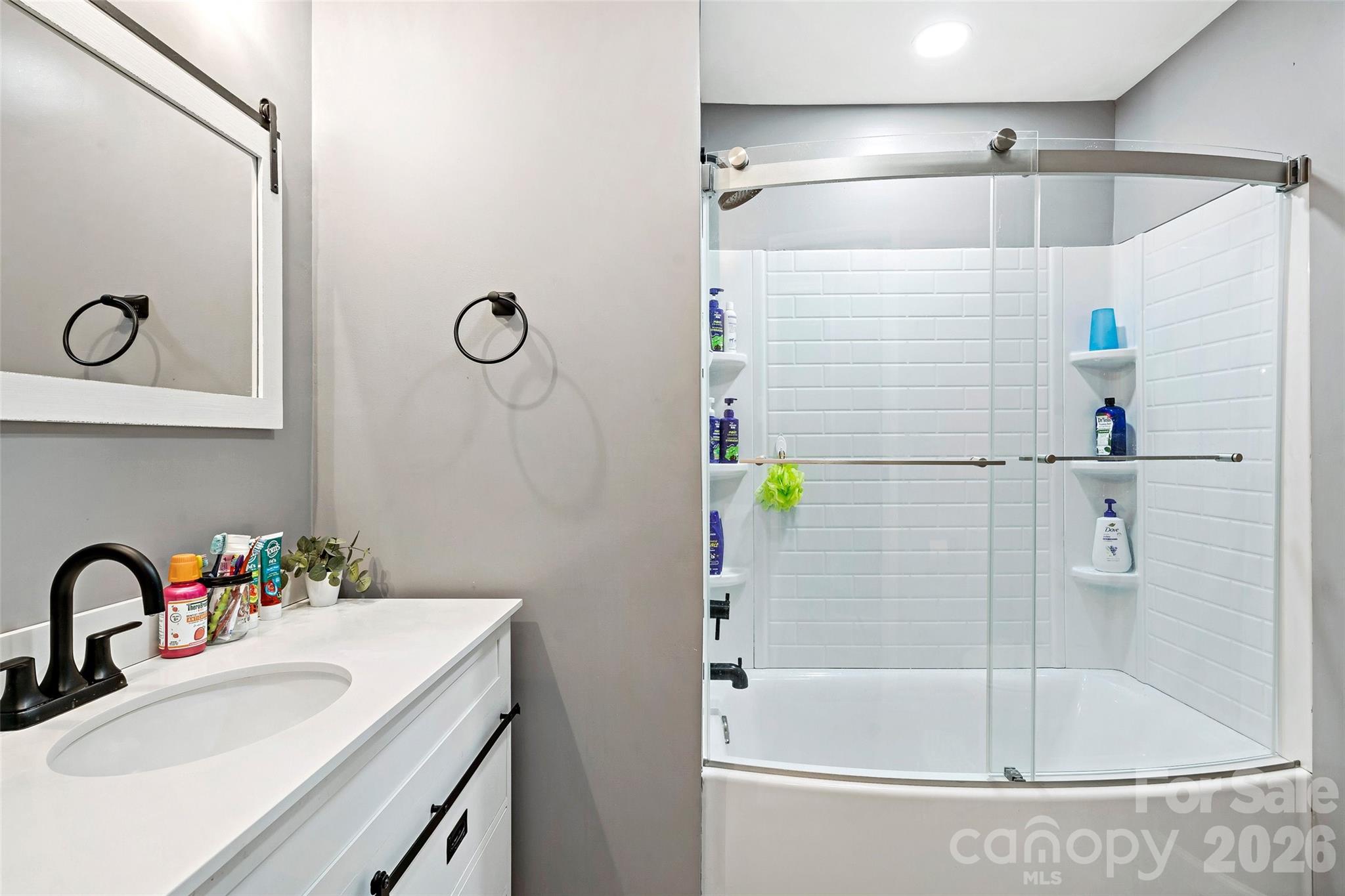 204 Quail Hollow Road — Marion