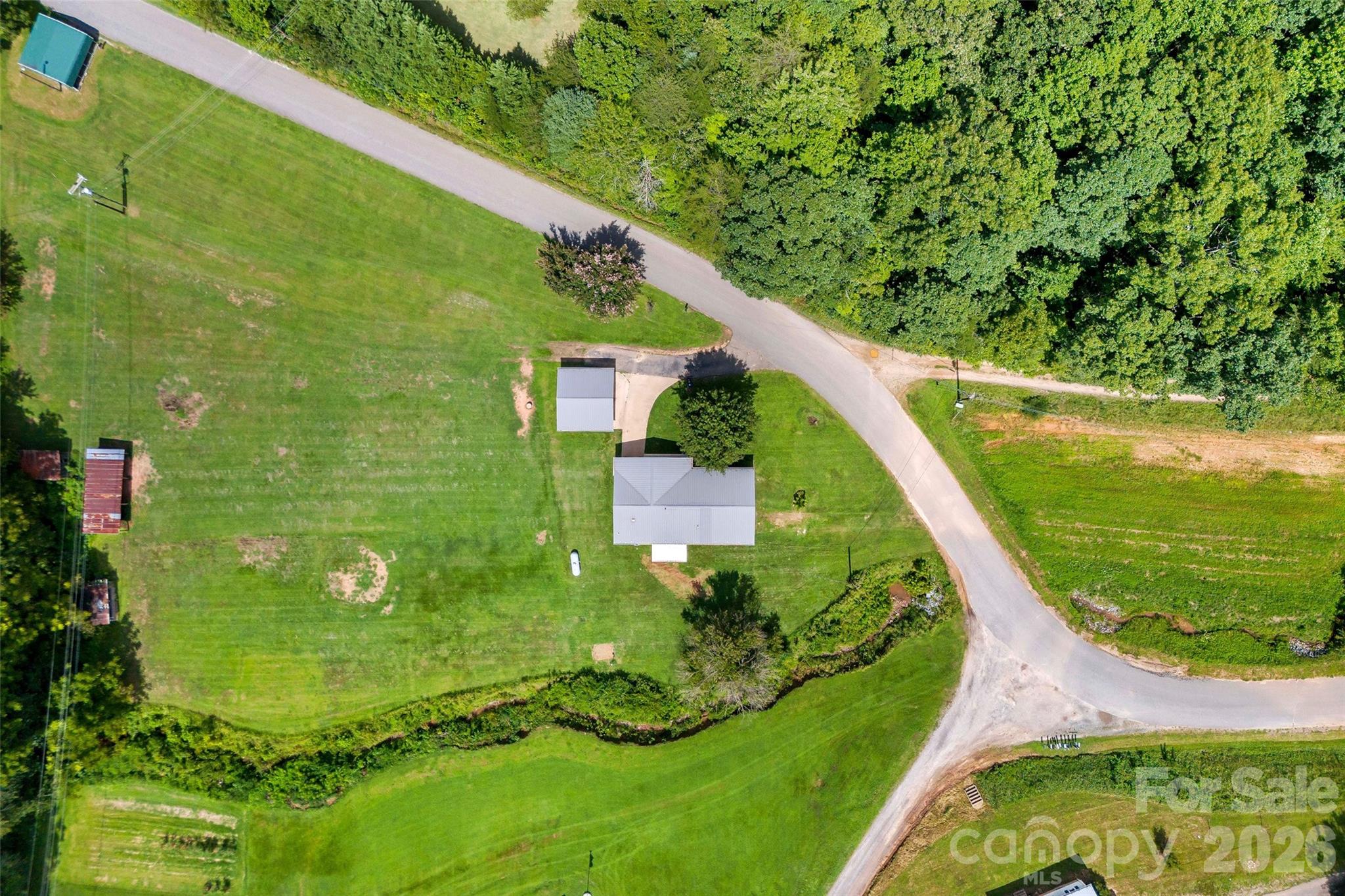 204 Quail Hollow Road — Marion