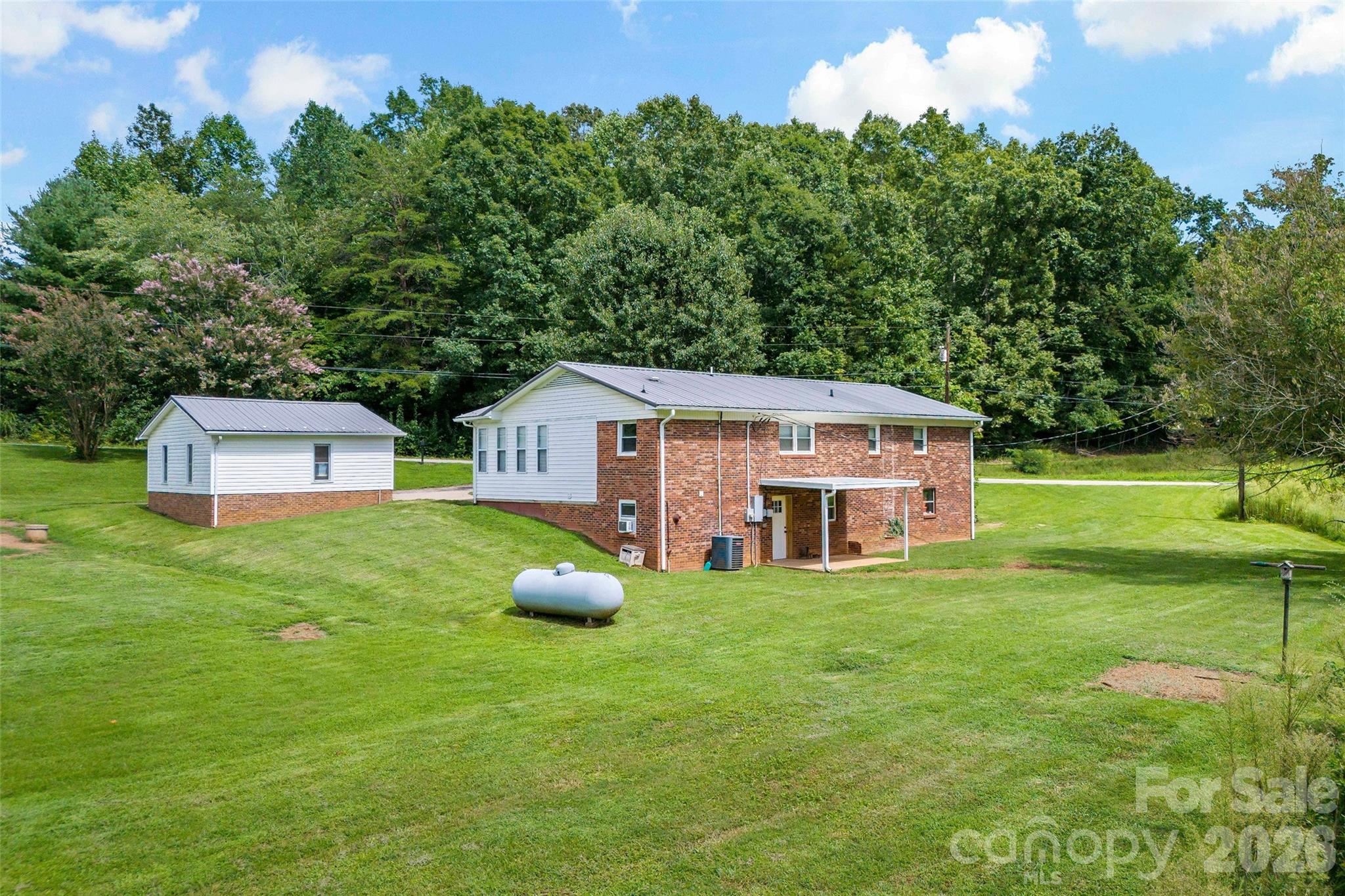 204 Quail Hollow Road — Marion