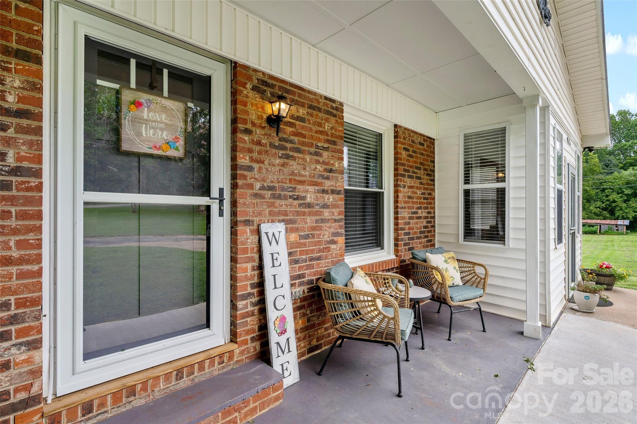 204 Quail Hollow Road — Marion