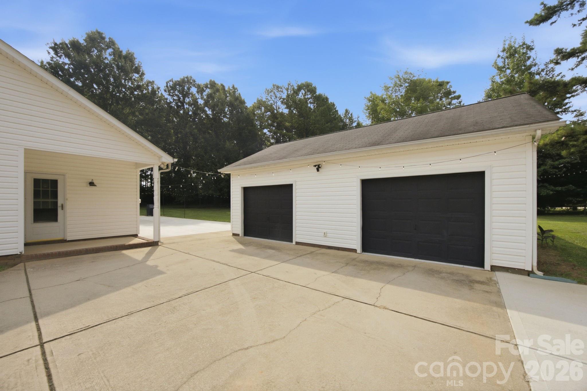 9552 Brief Road — Charlotte