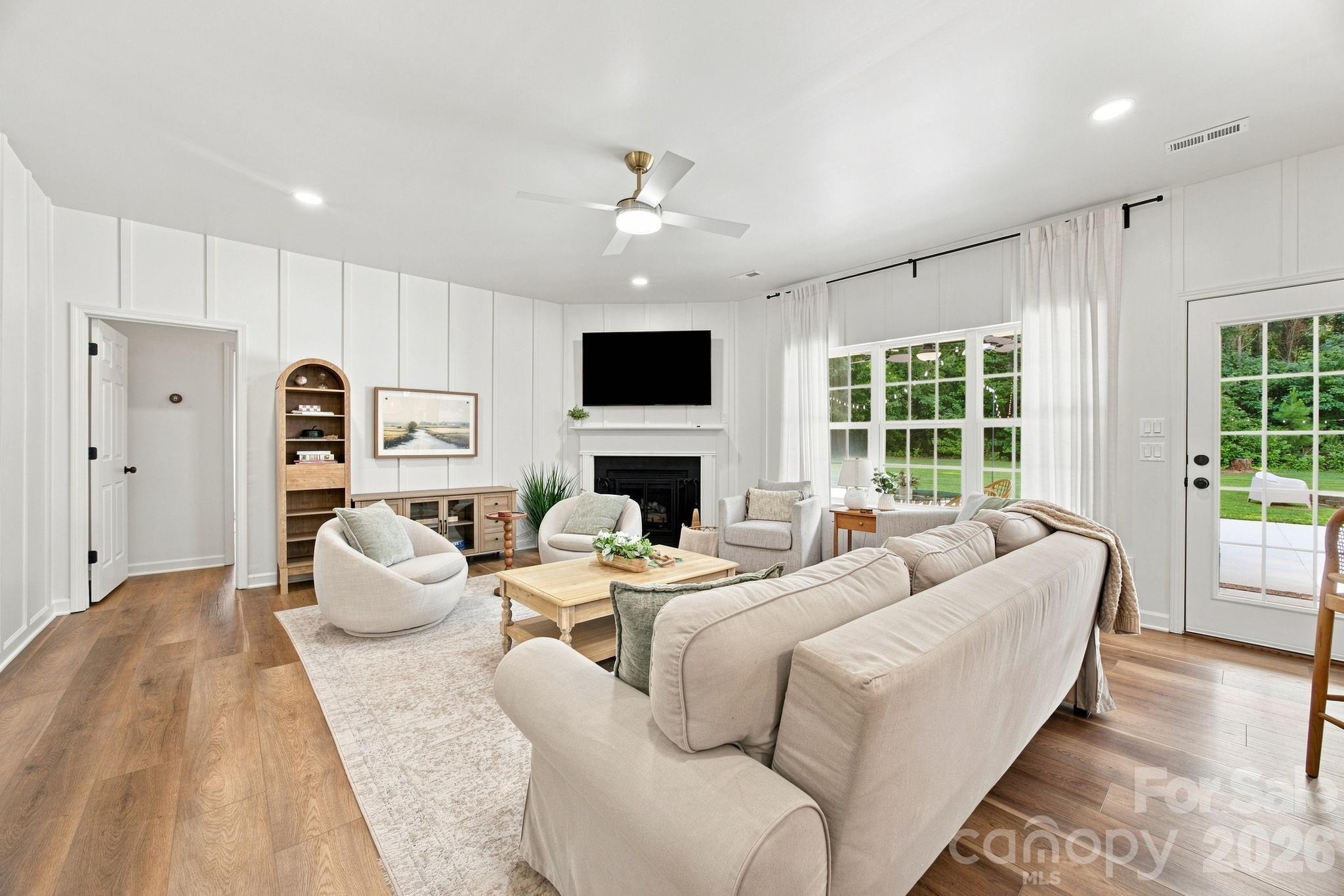 9552 Brief Road — Charlotte