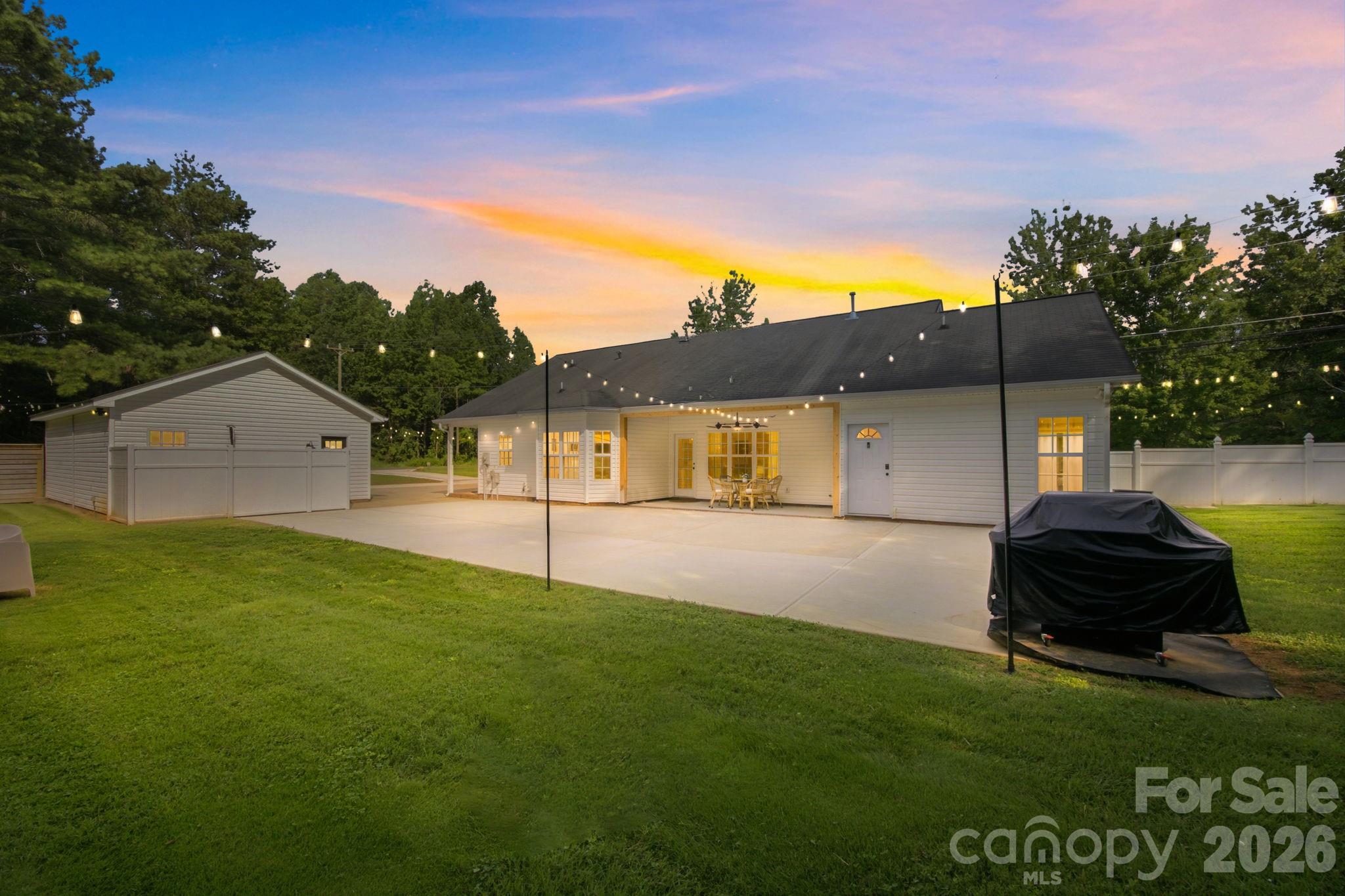 9552 Brief Road — Charlotte